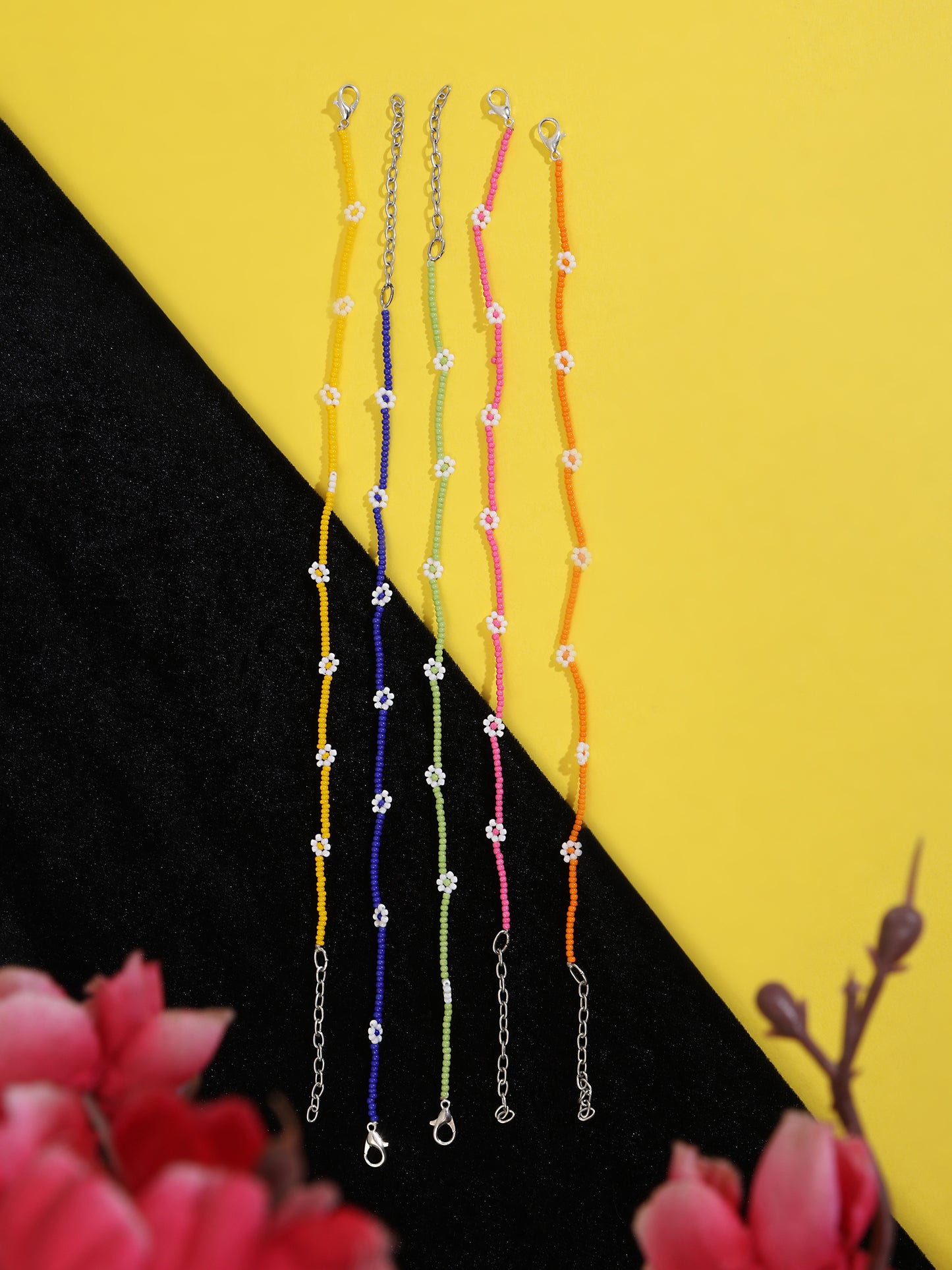 Set of 5 stackable floral beaded bracelets