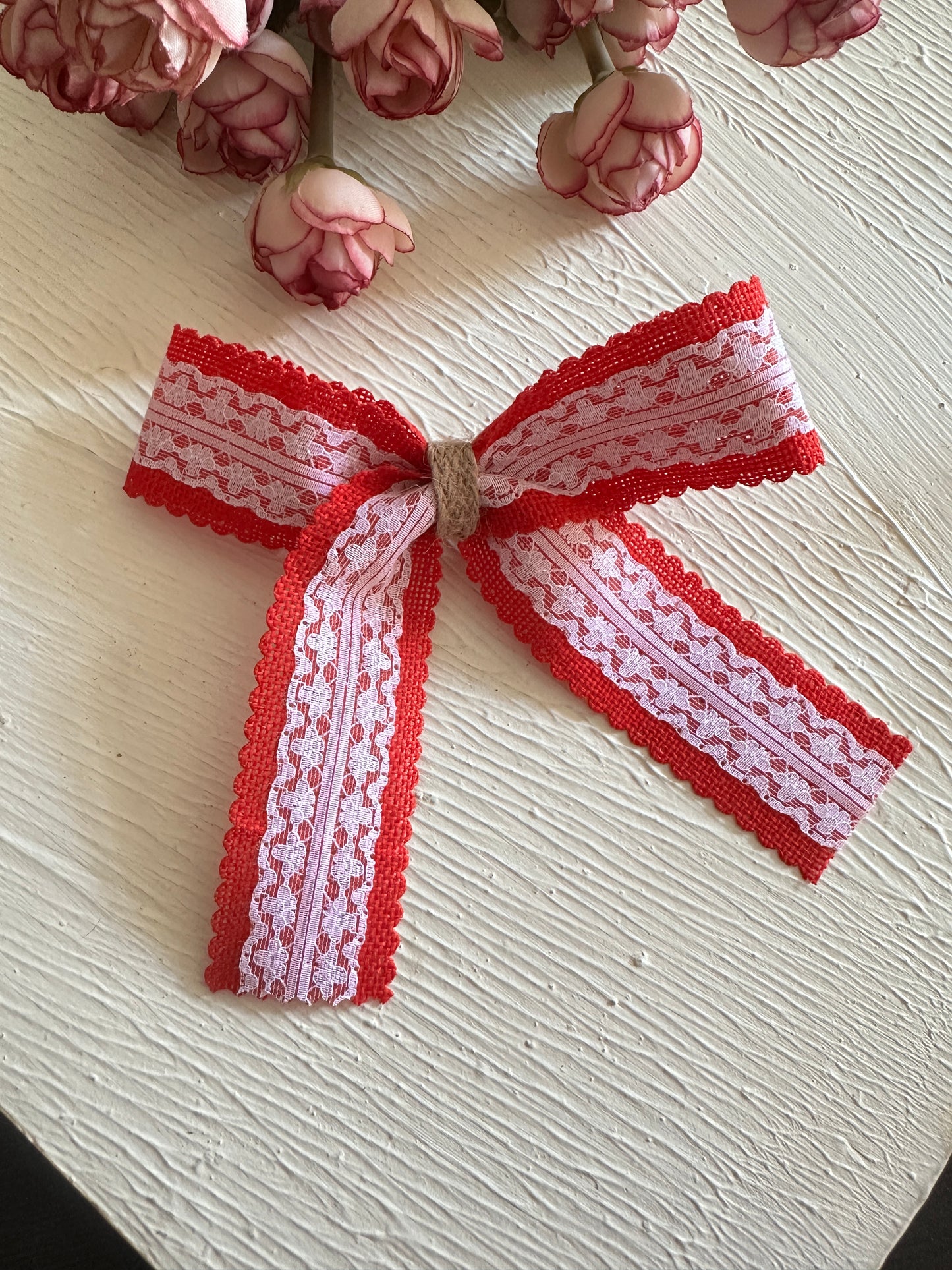 Red jute hairbow