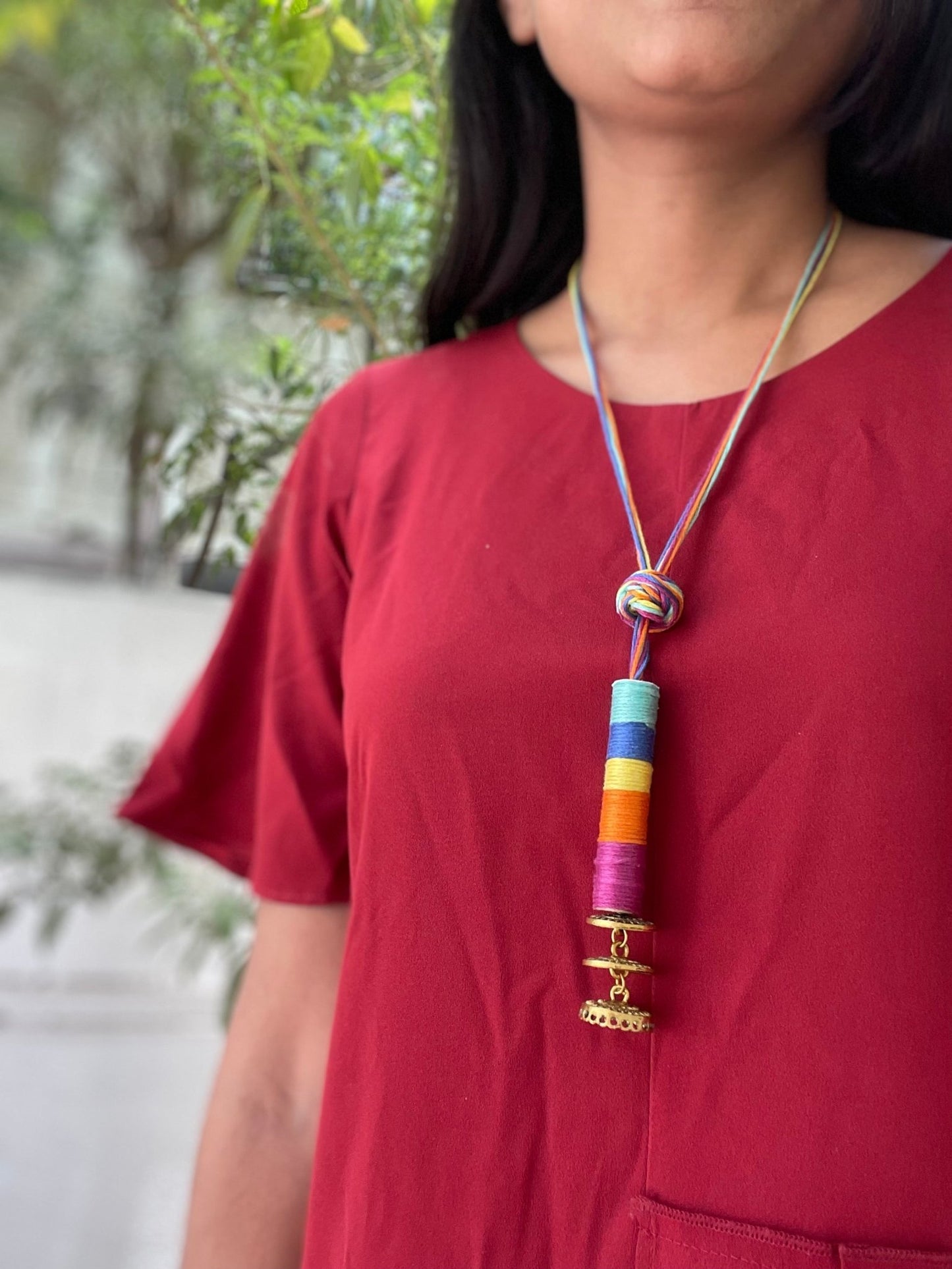 Cylindrical pendant necklace - Kalakari