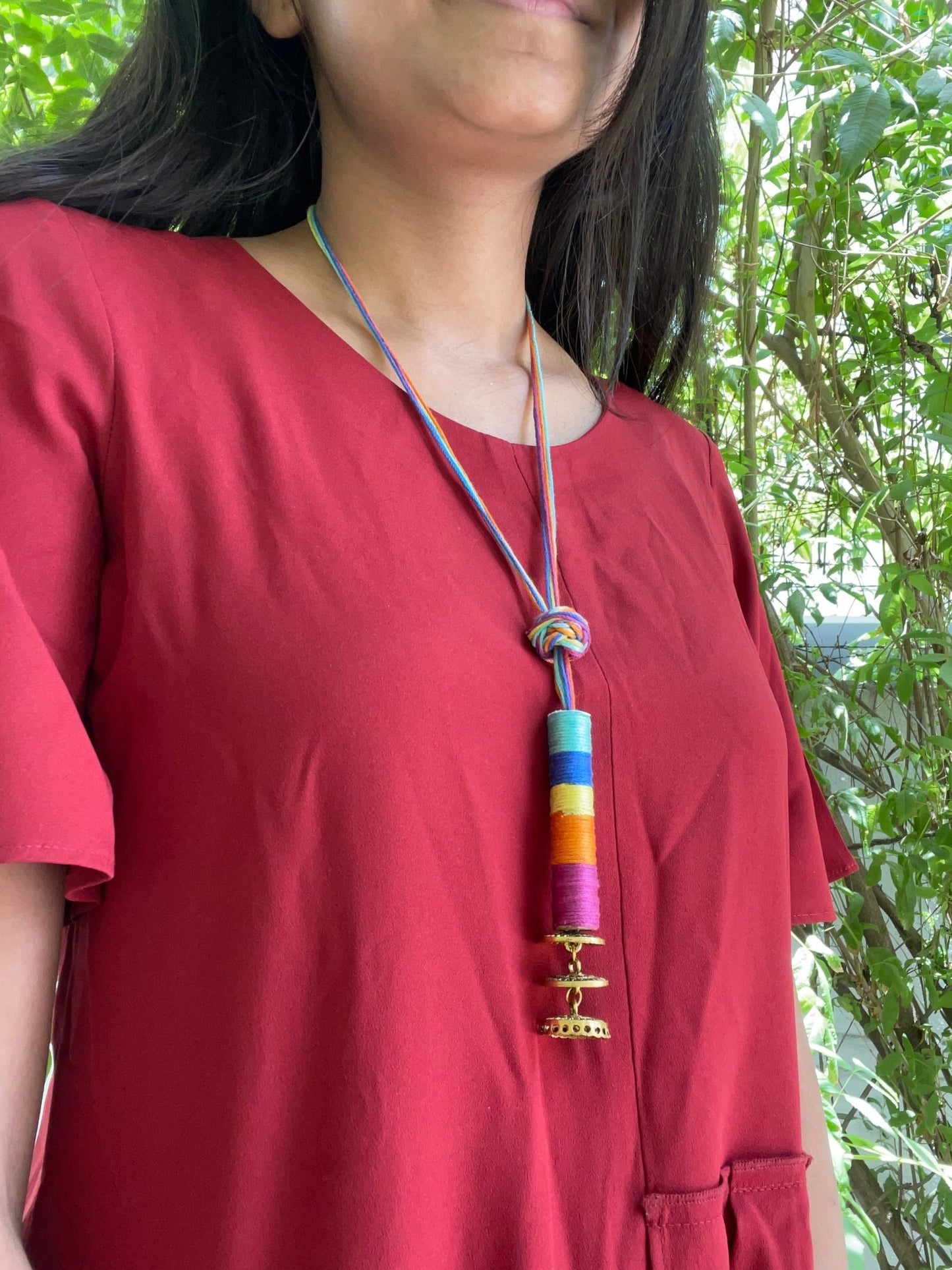 Cylindrical pendant necklace - Kalakari
