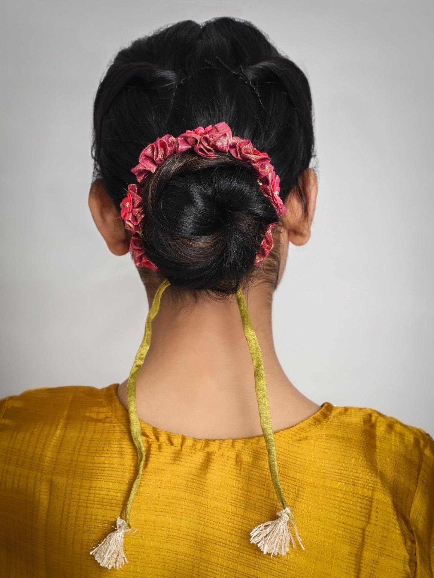 Floral hair gajra - Kalakari
