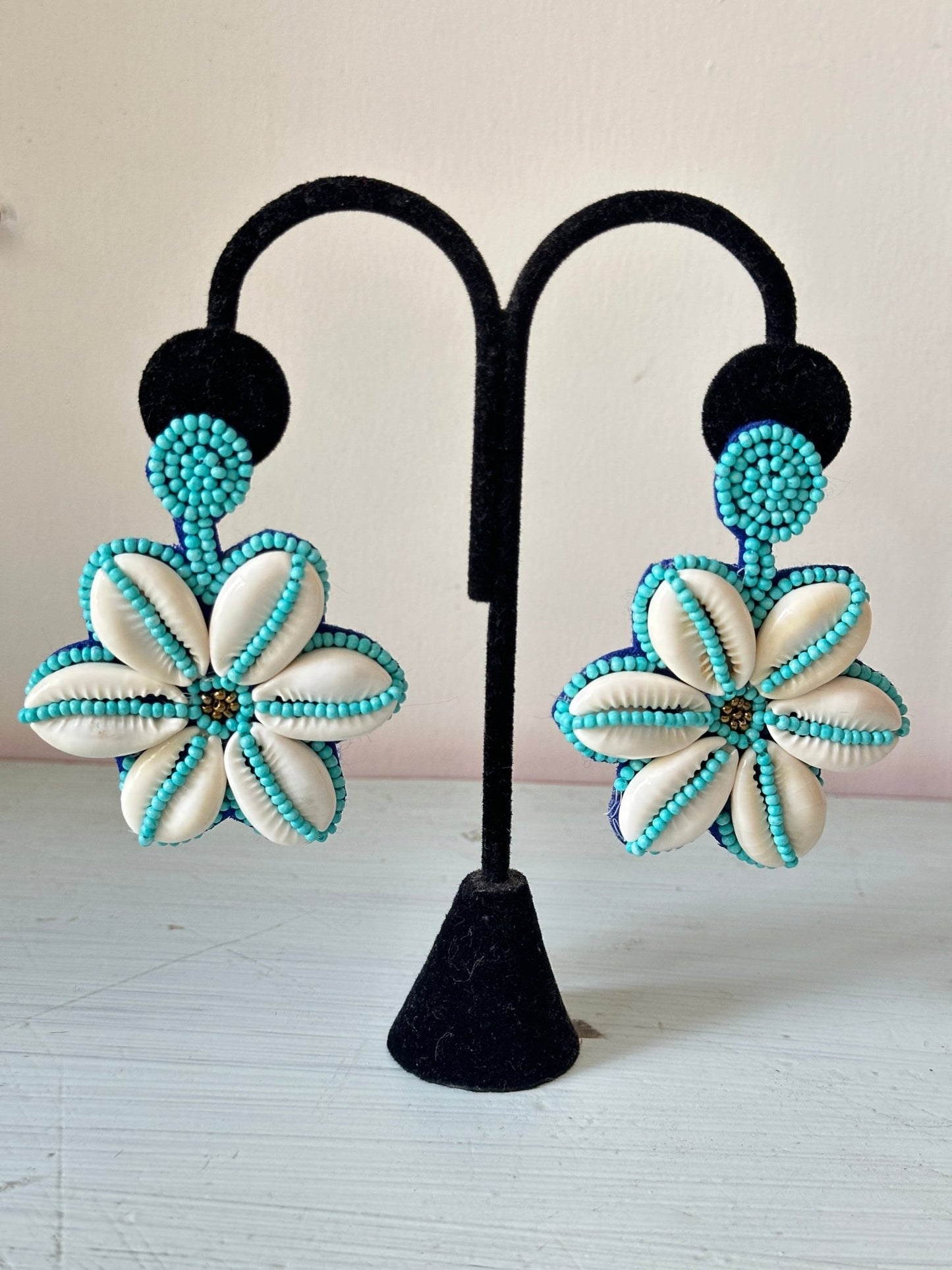 Floral kodi earrings - Kalakari