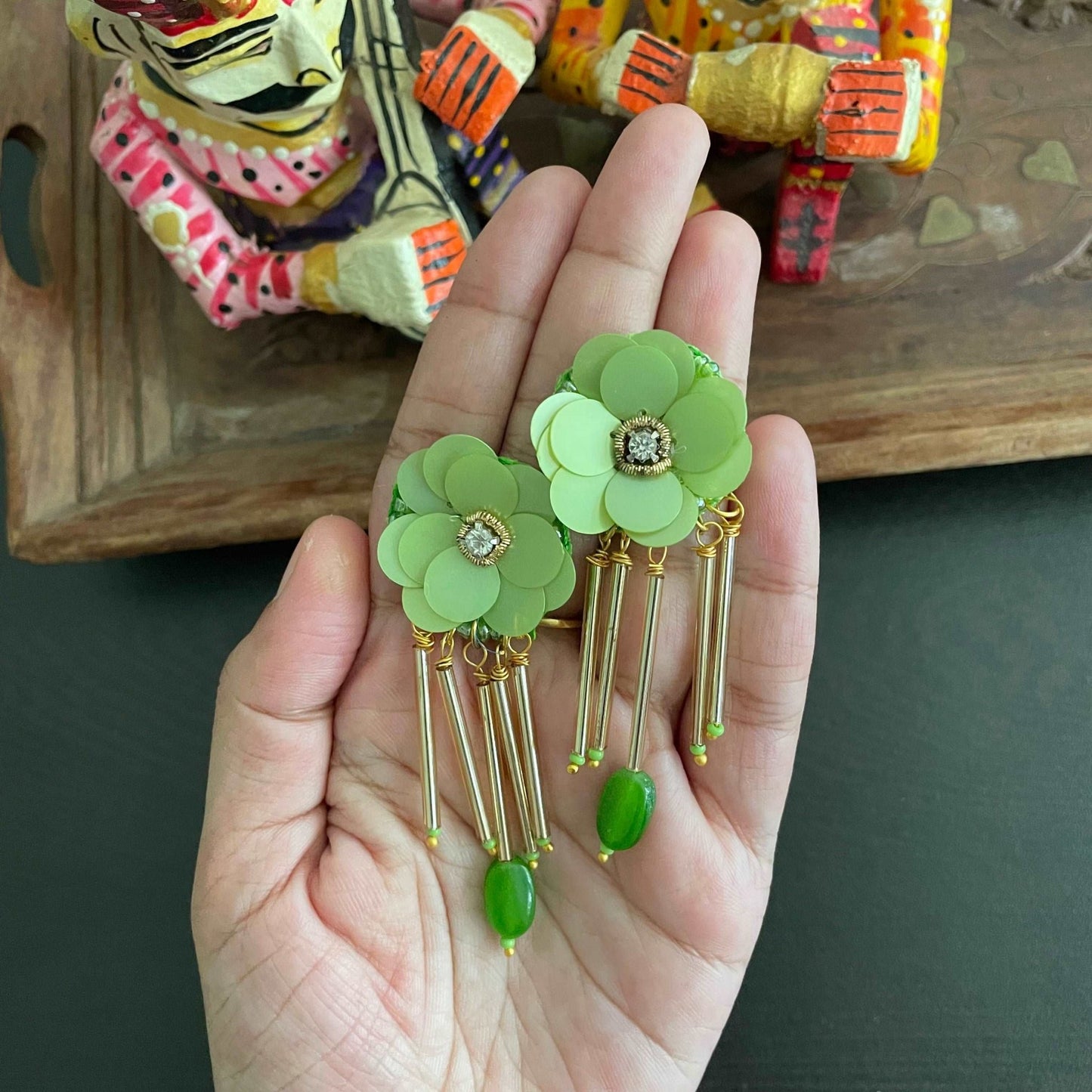 Floral necklace and earrings - Kalakari