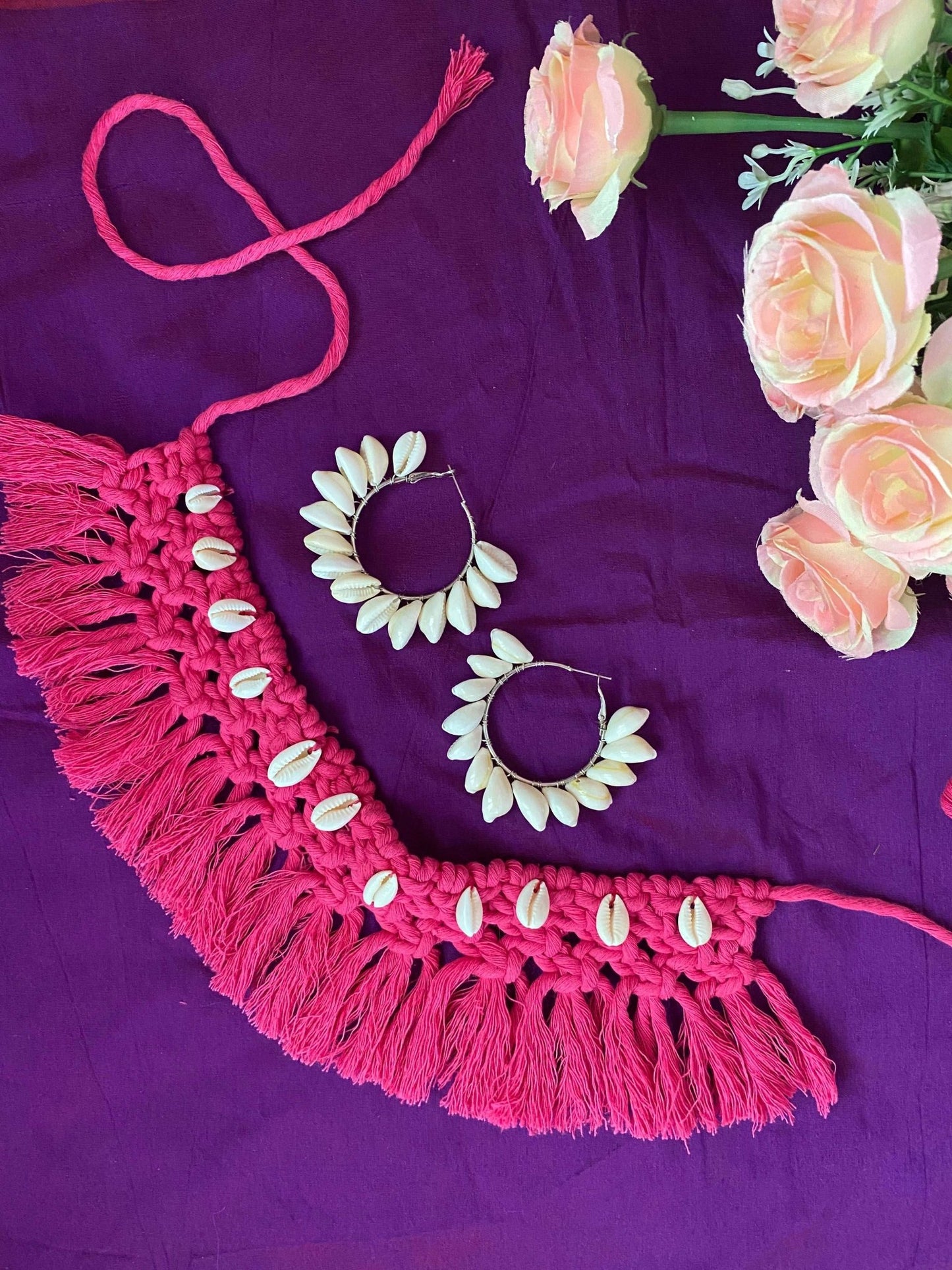 Fuschia pink boho necklace - Kalakari