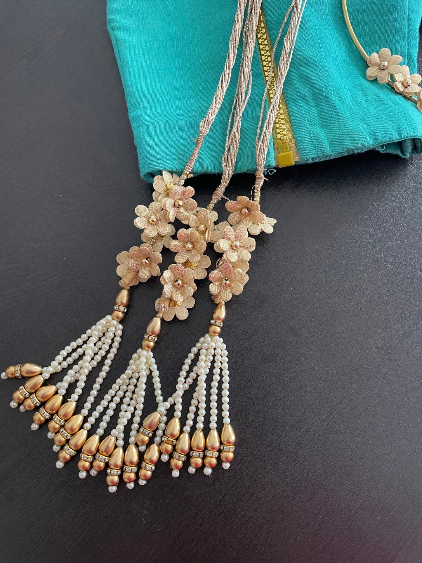 Golden floral parandi and hasli - Kalakari
