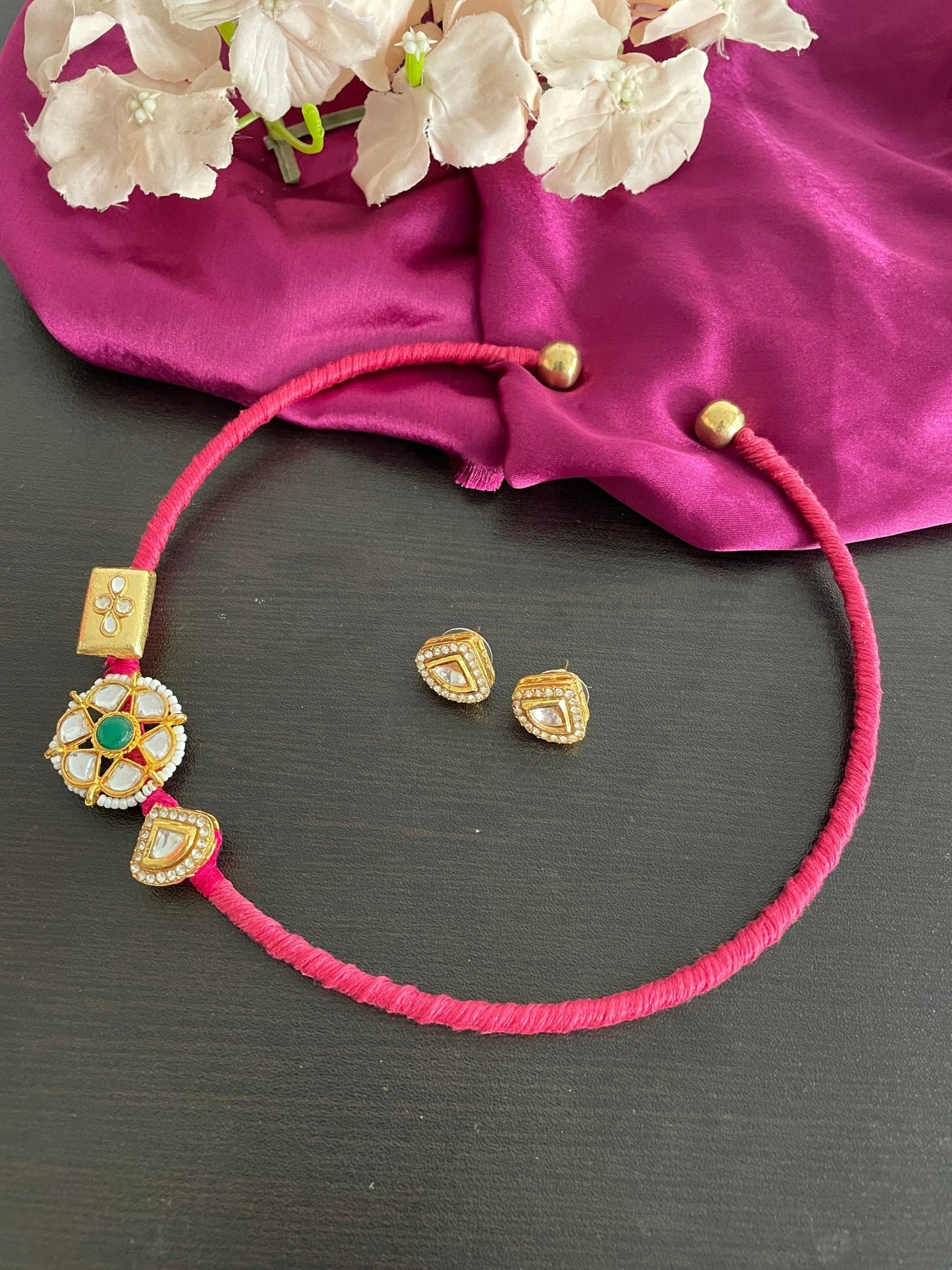 Kundan hasli and studs - Kalakari