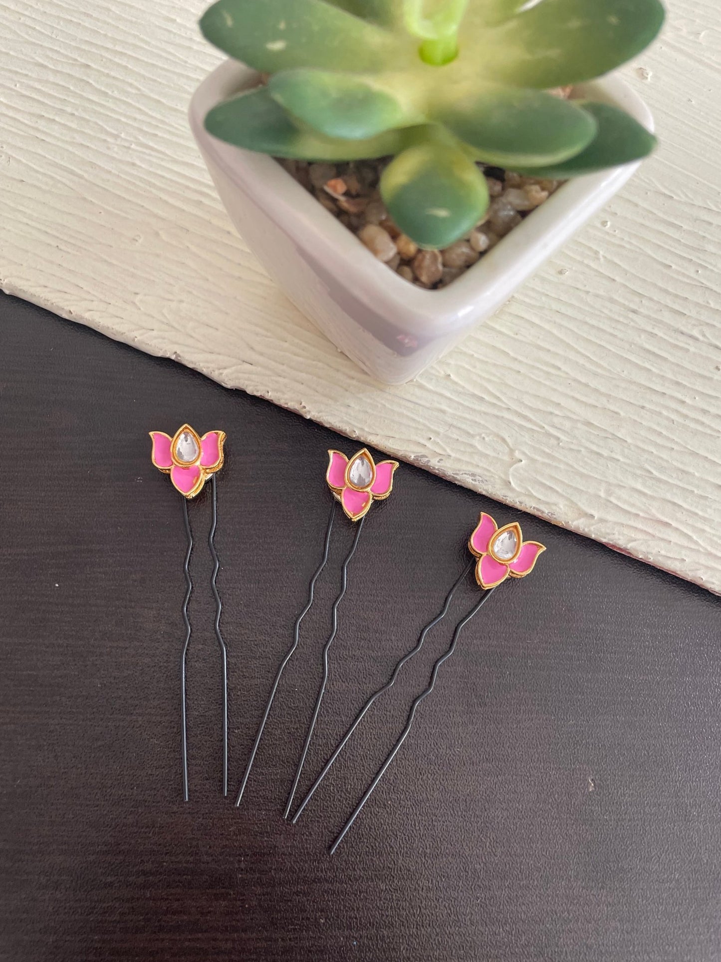 Lotus juda pin - Kalakari