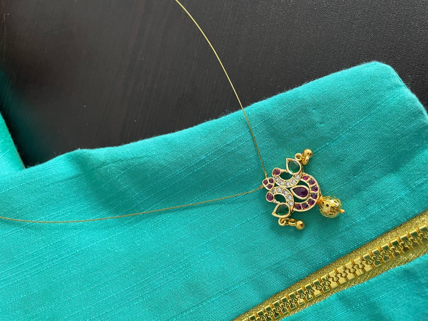 Morni polki invisible necklace - Kalakari
