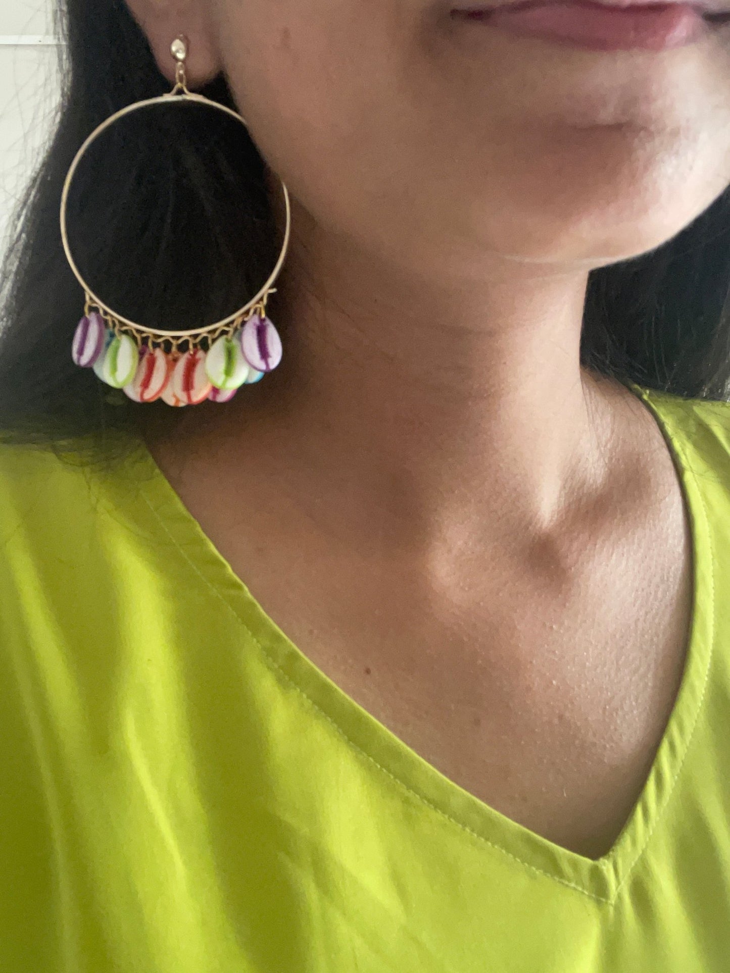 Multicolored shell hoops - Kalakari