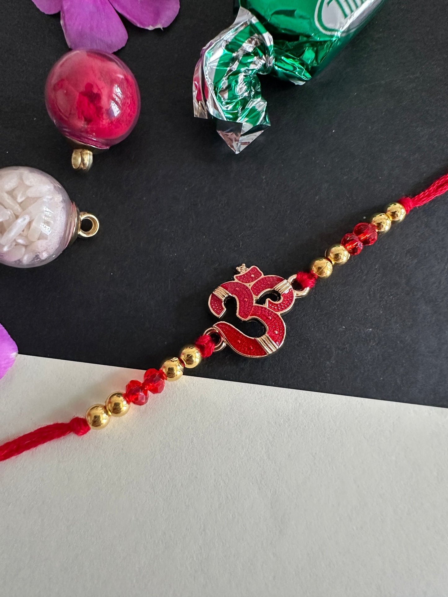 Om rakhi - Kalakari