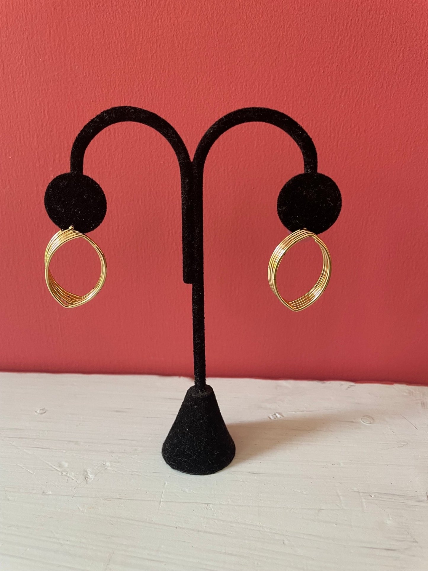 Oversized golden studs - Kalakari