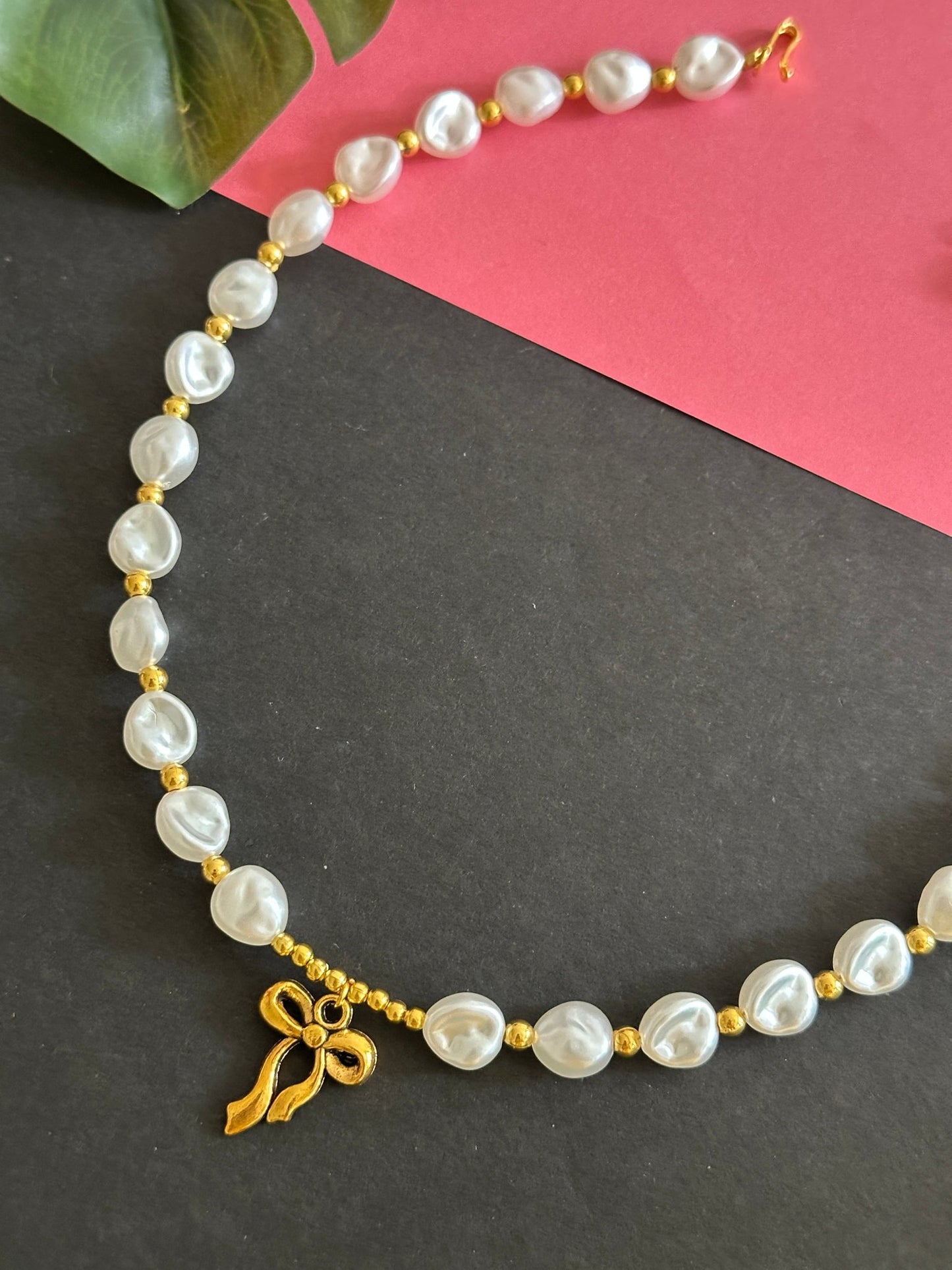 Pearl bow necklace - Kalakari