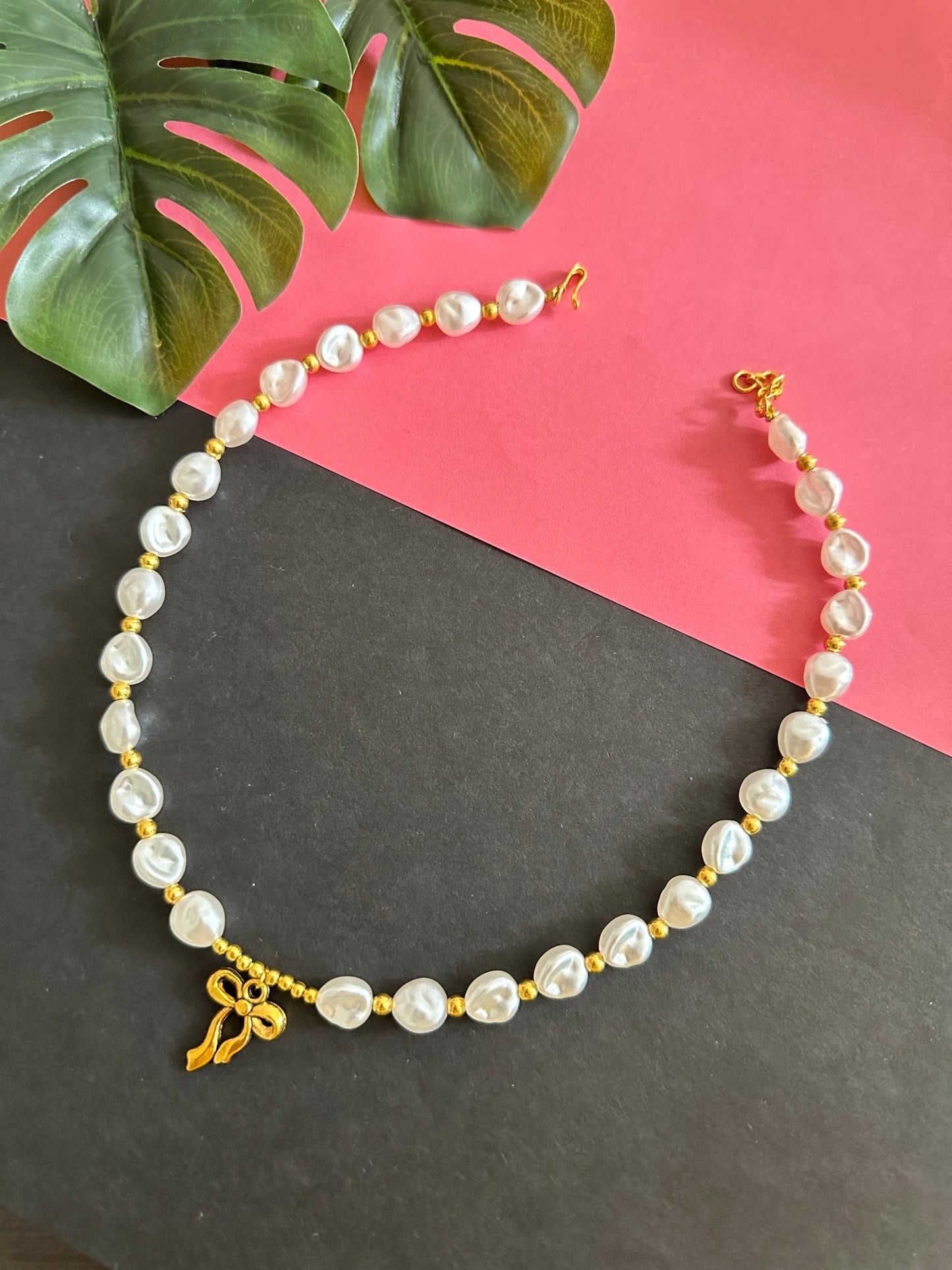 Pearl bow necklace - Kalakari