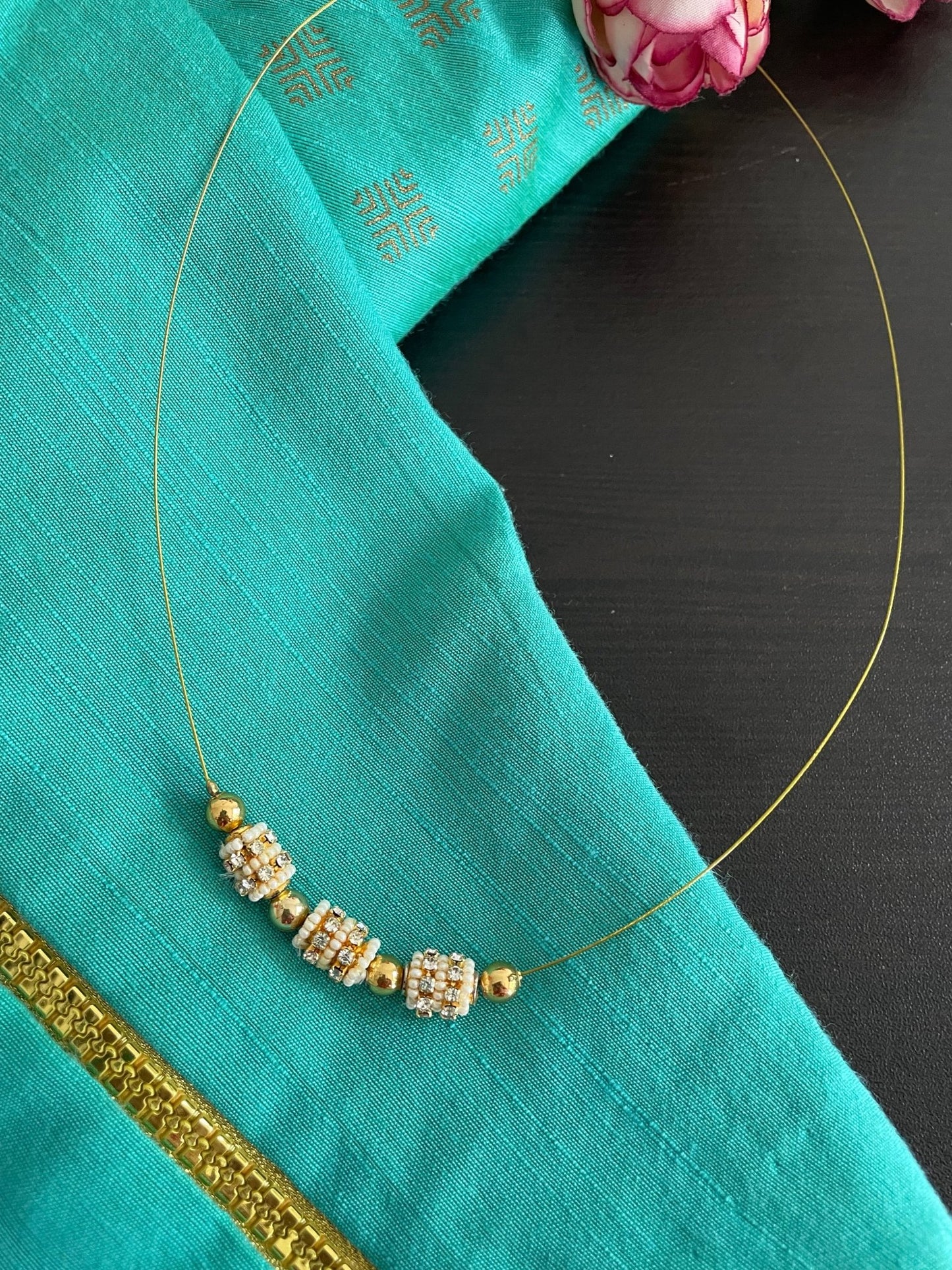 Pearl invisible necklace - Kalakari