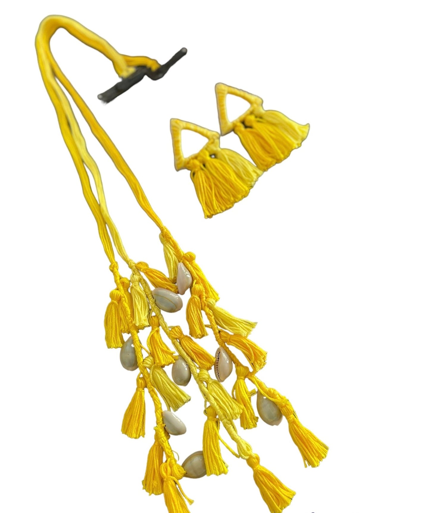 Peela paranda and earrings - Kalakari