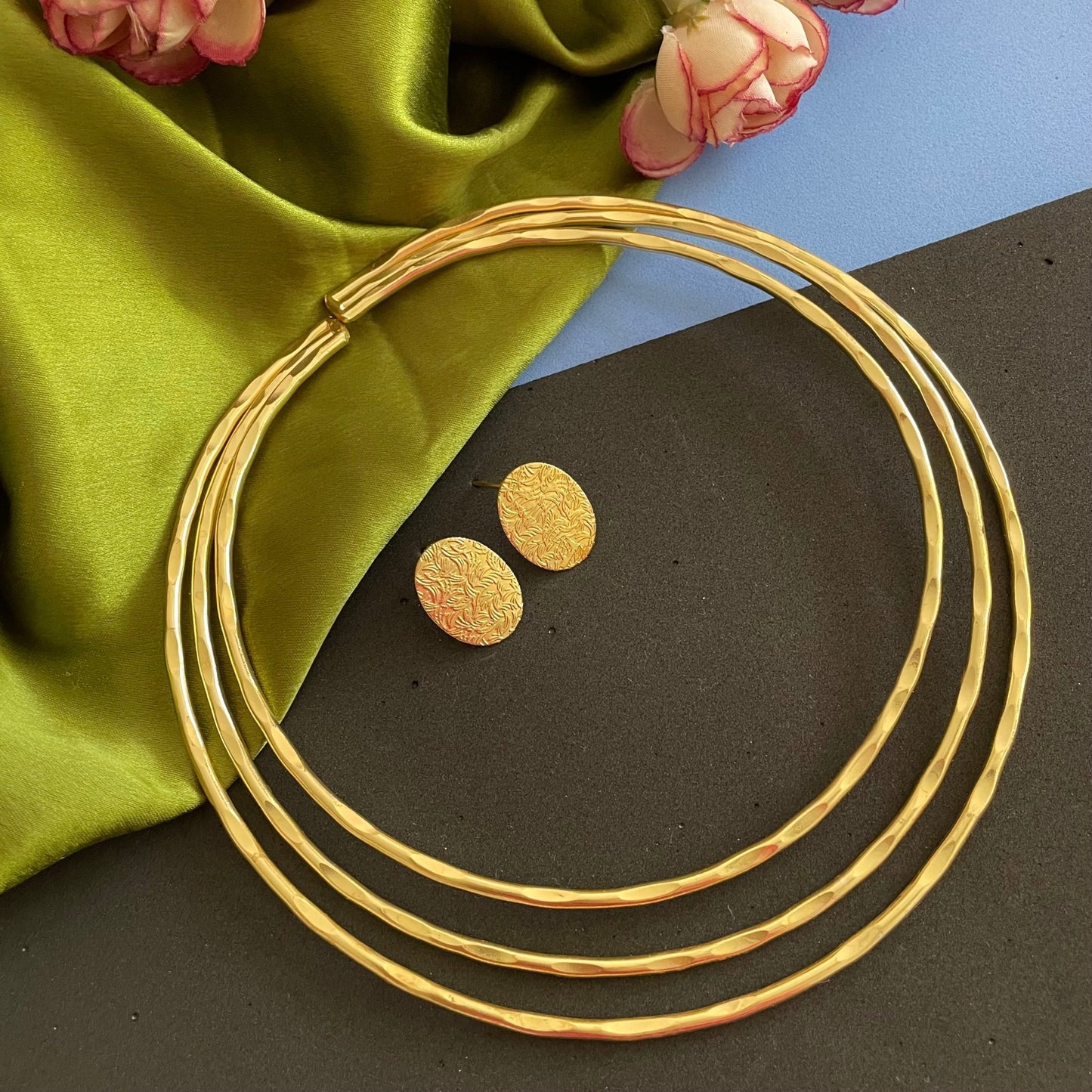Quirky triple layered hasli - Kalakari