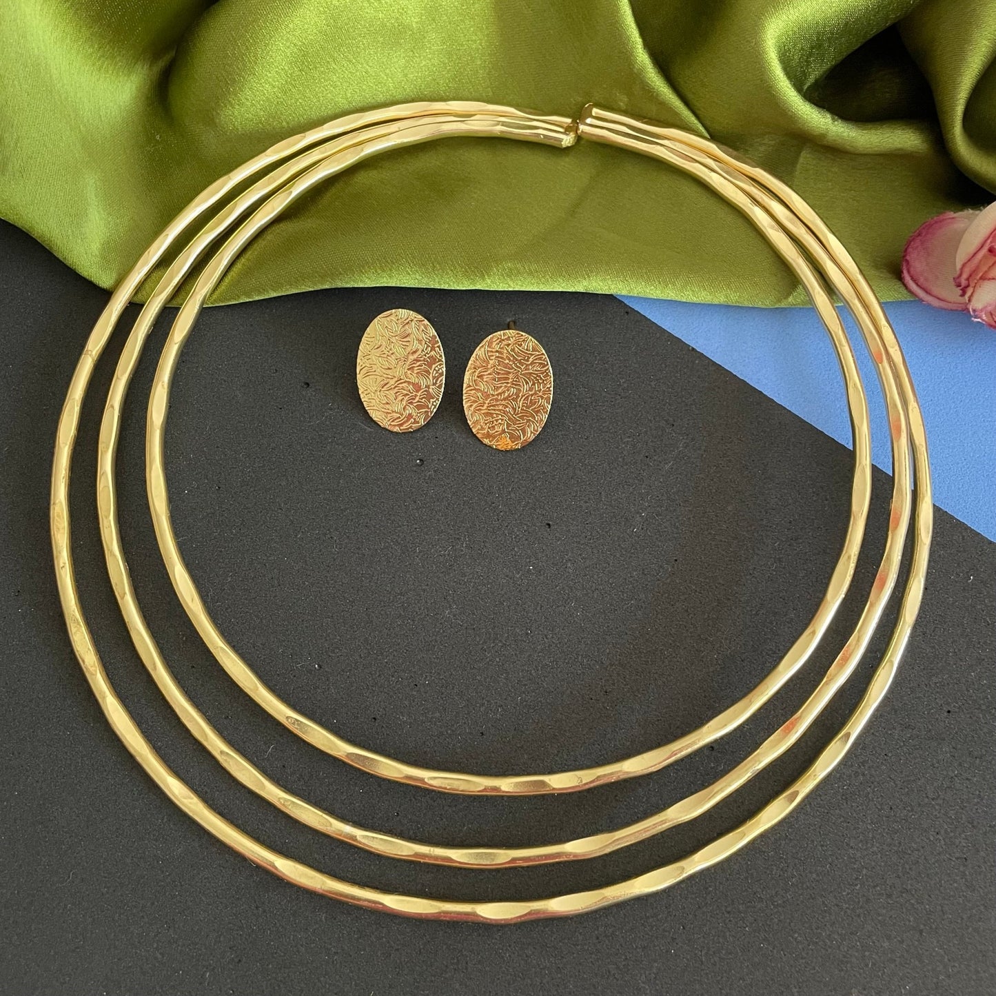 Quirky triple layered hasli - Kalakari