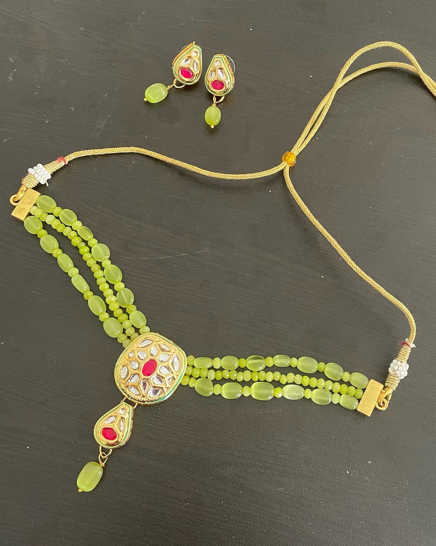 Kundan choker with green onyx beads