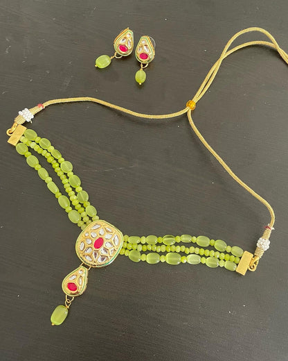 Kundan choker with green onyx beads