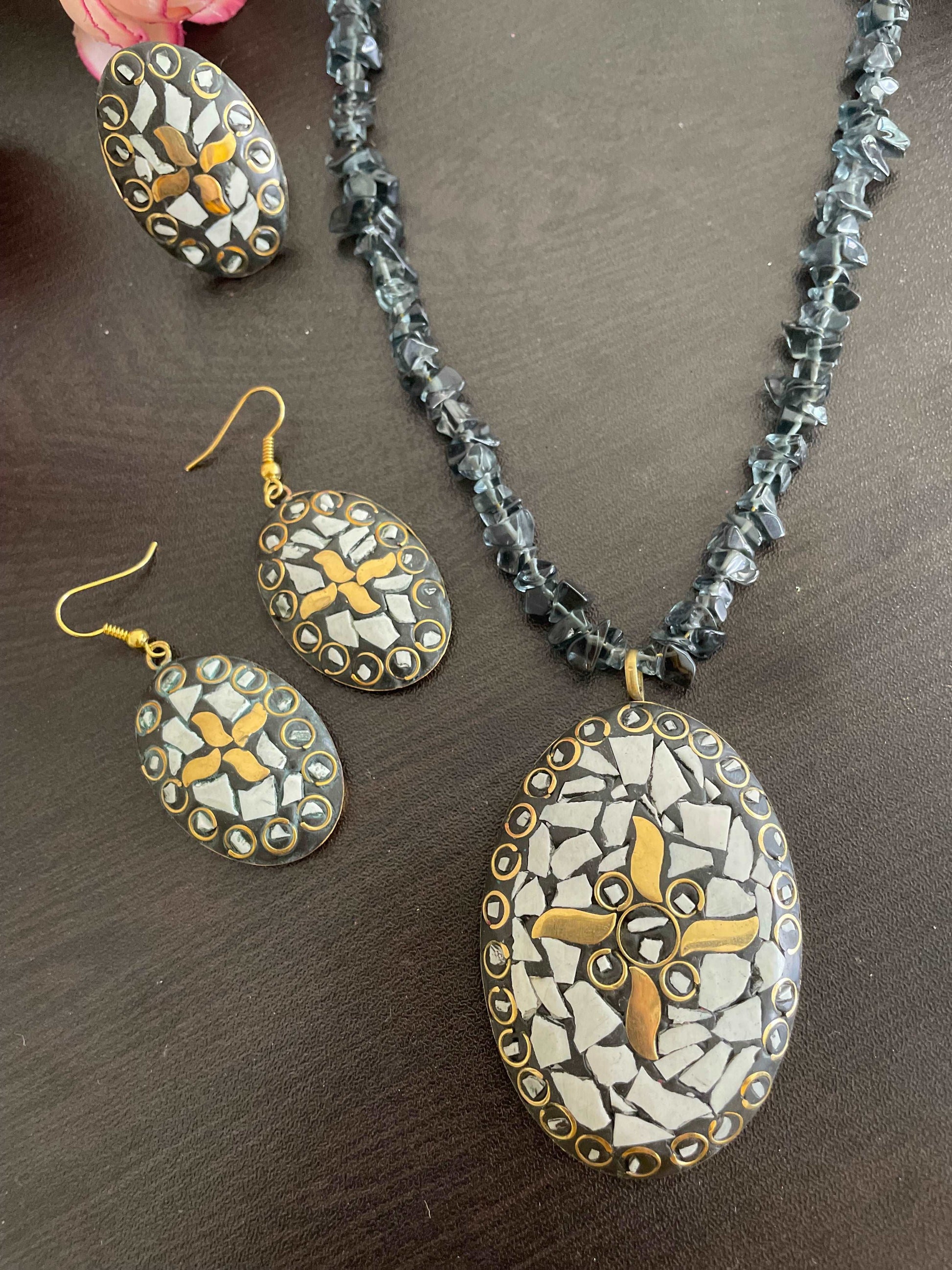 Chipstone necklace set