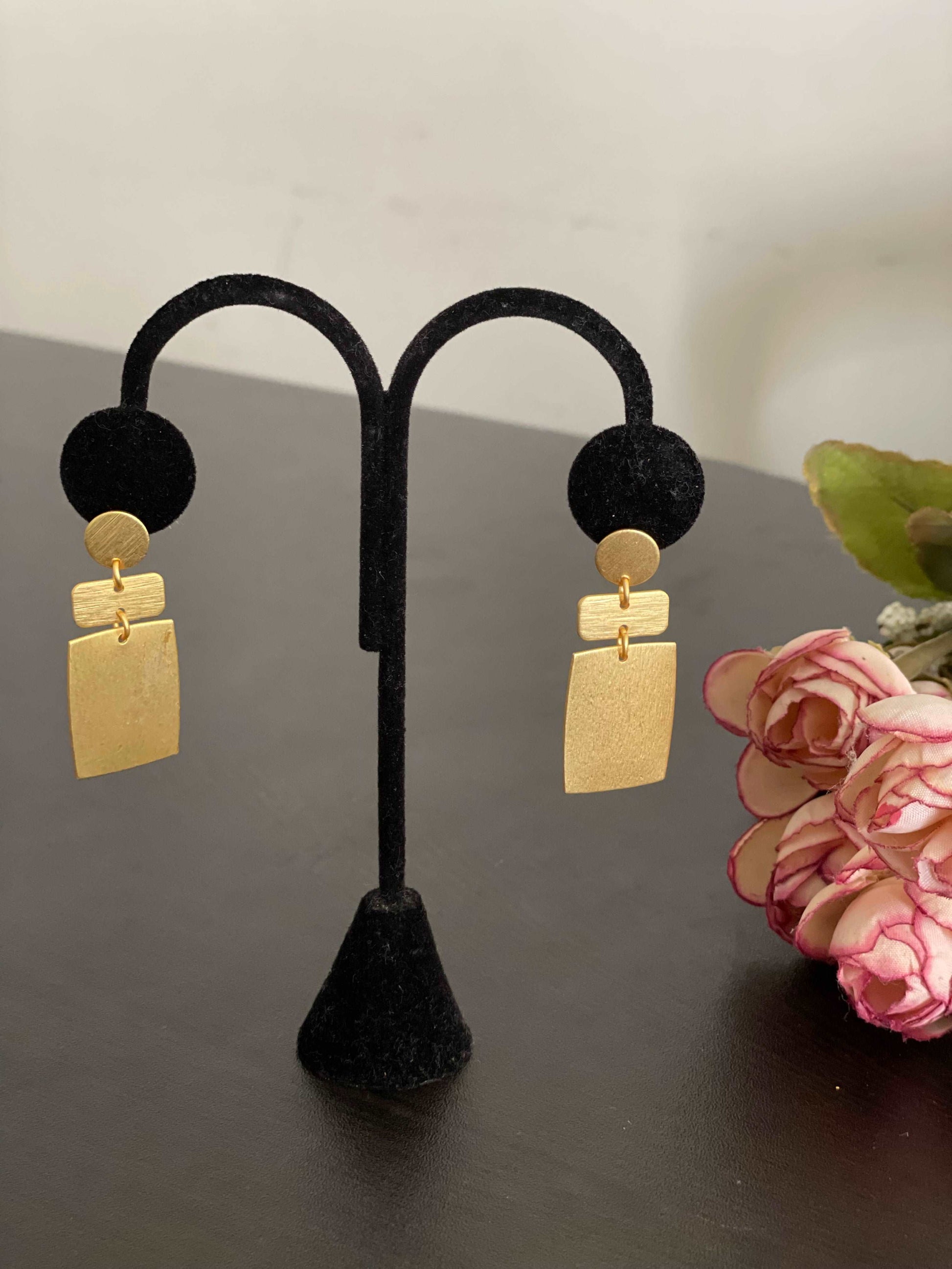 Dainty rectangle earrings