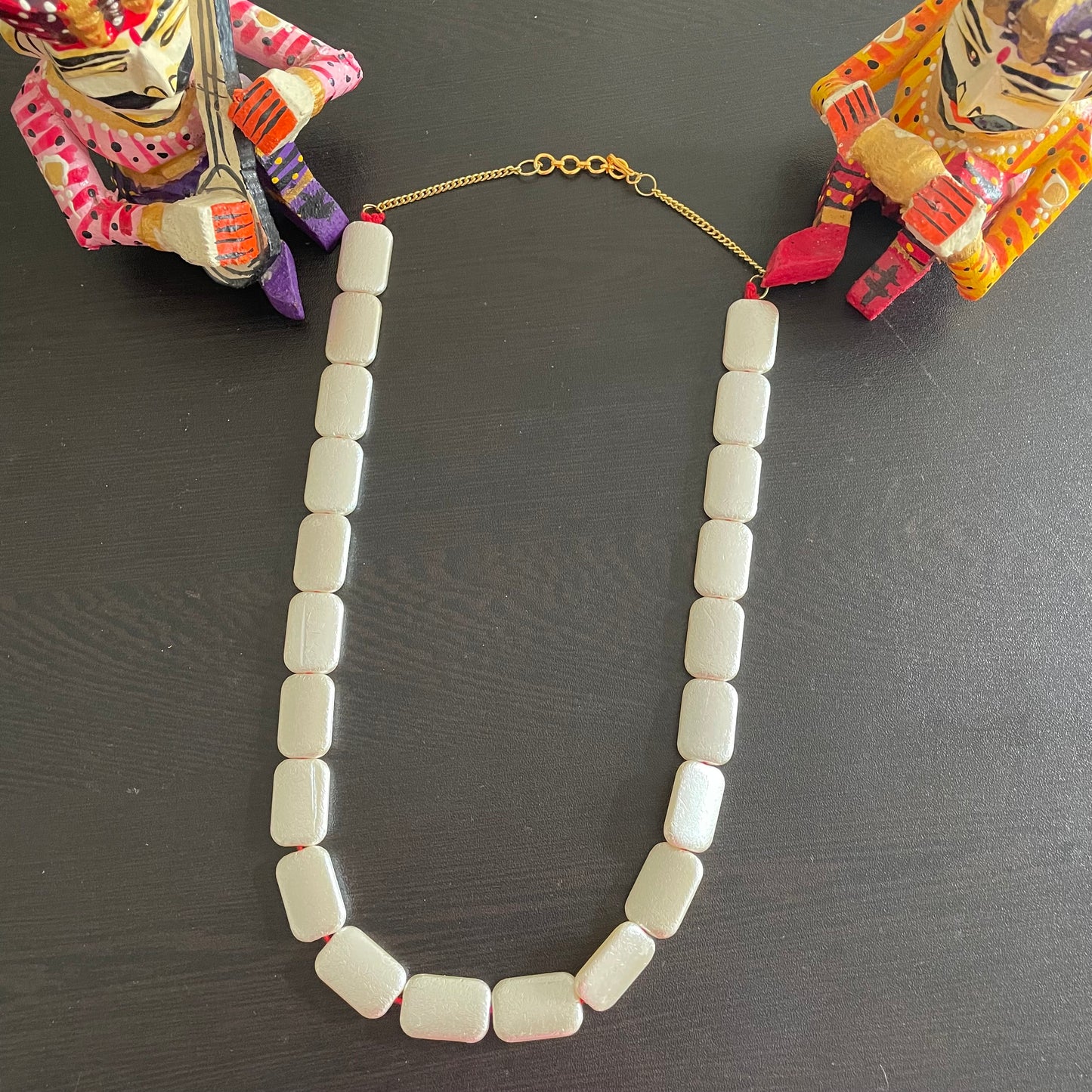 Statement pearl necklace