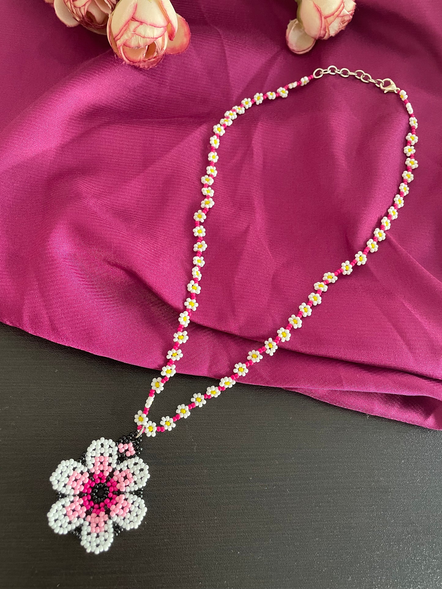 Set of floral ring and necklace