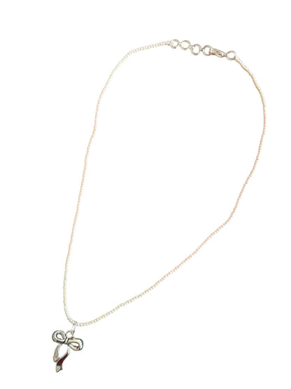 Beaded silver bow charm necklace - Kalakari