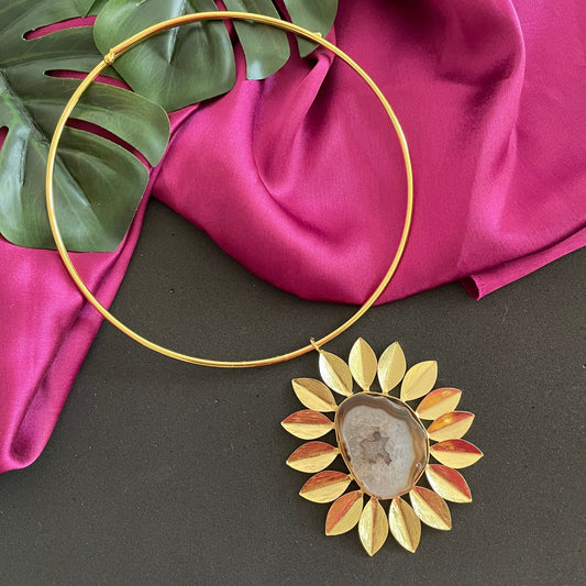 Black agate stone floral hasli - Kalakari