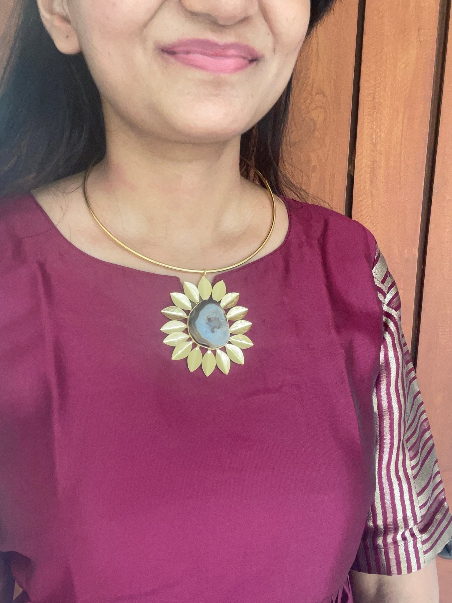 Black agate stone floral hasli - Kalakari