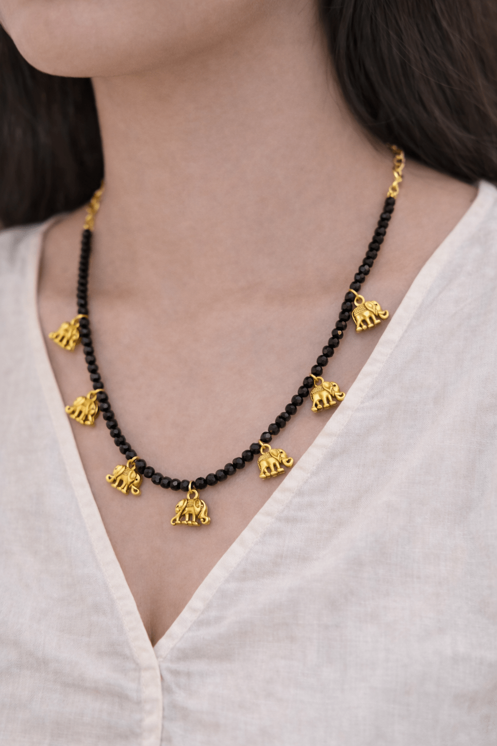 Black elephant necklace - Kalakari