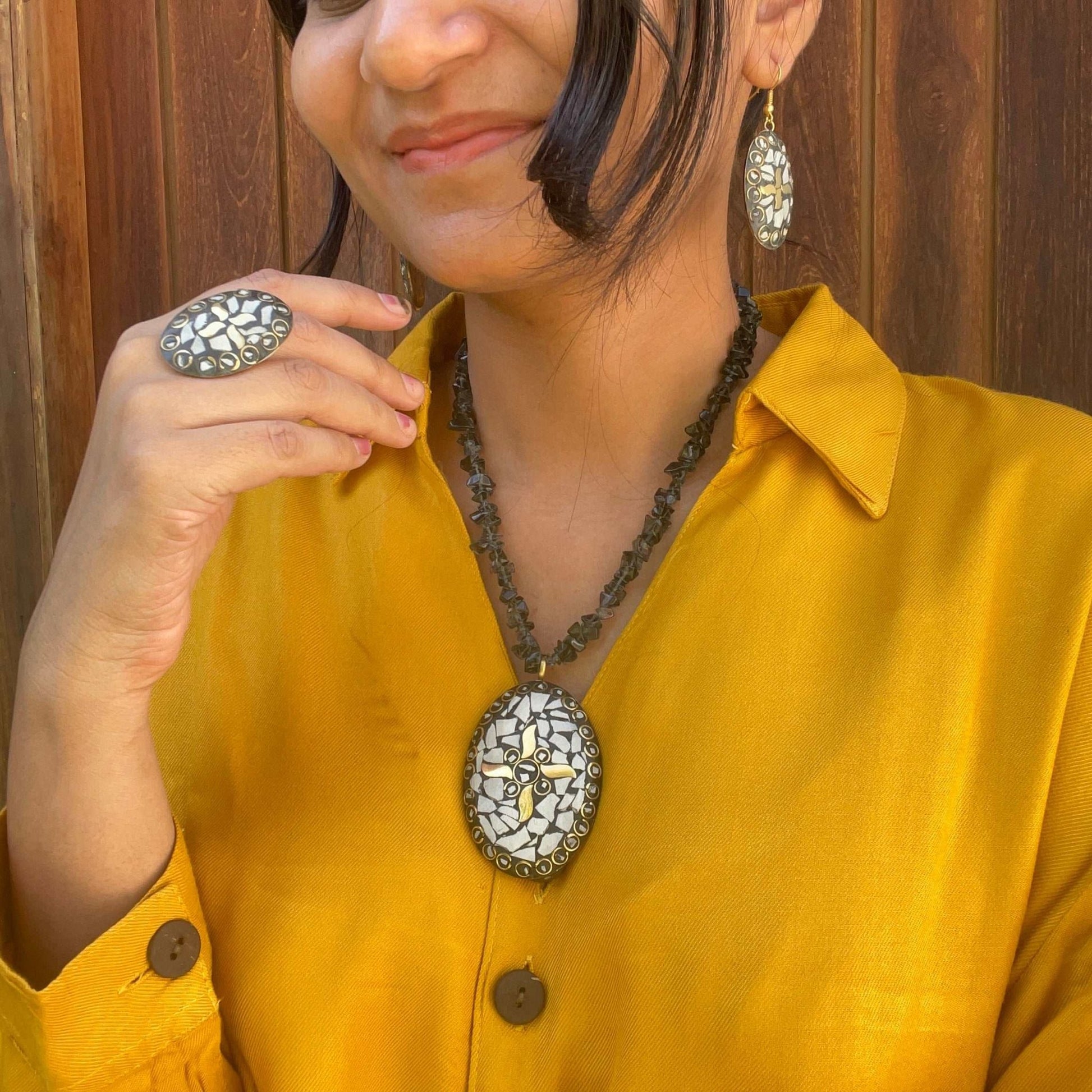 Chipstone necklace set - Kalakari