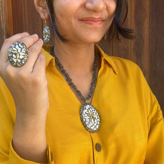 Chipstone necklace set - Kalakari