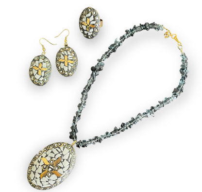 Chipstone necklace set - Kalakari