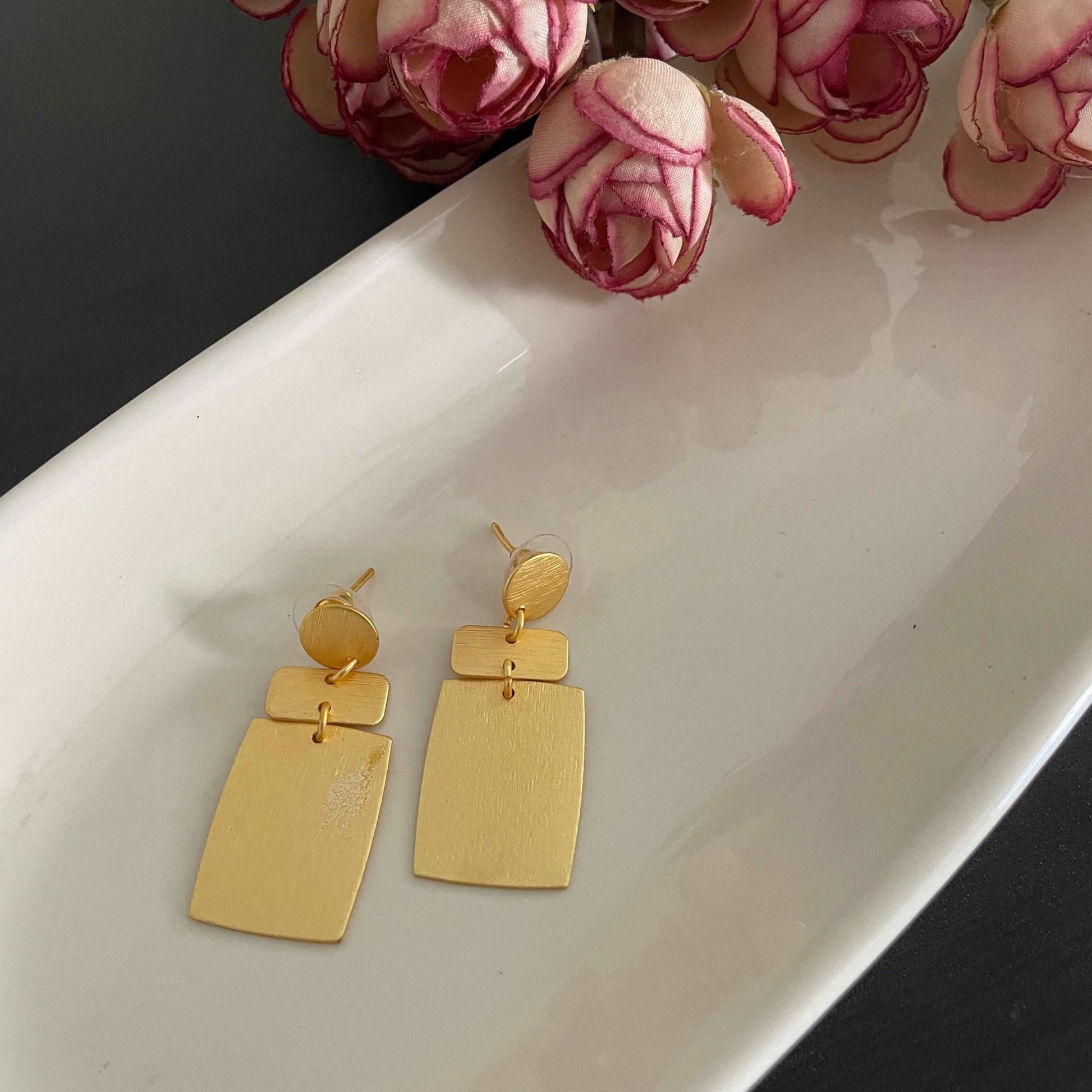 Dainty rectangle earrings - Kalakari