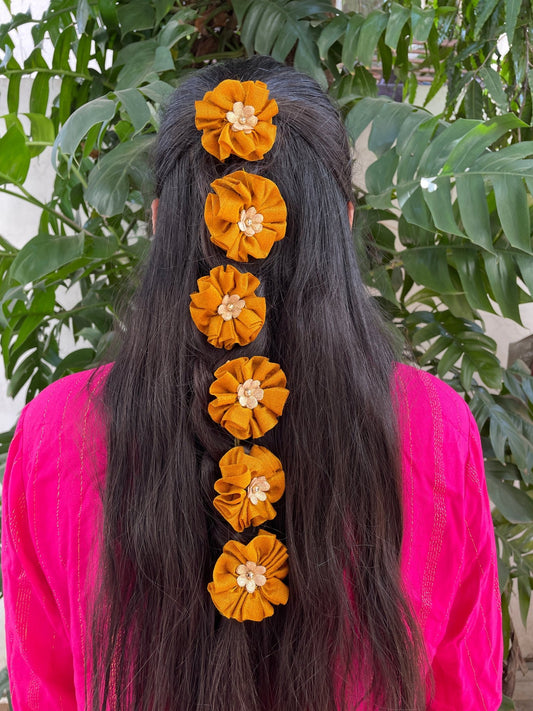 Floral hair string - Kalakari