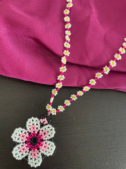 Floral necklace - Kalakari