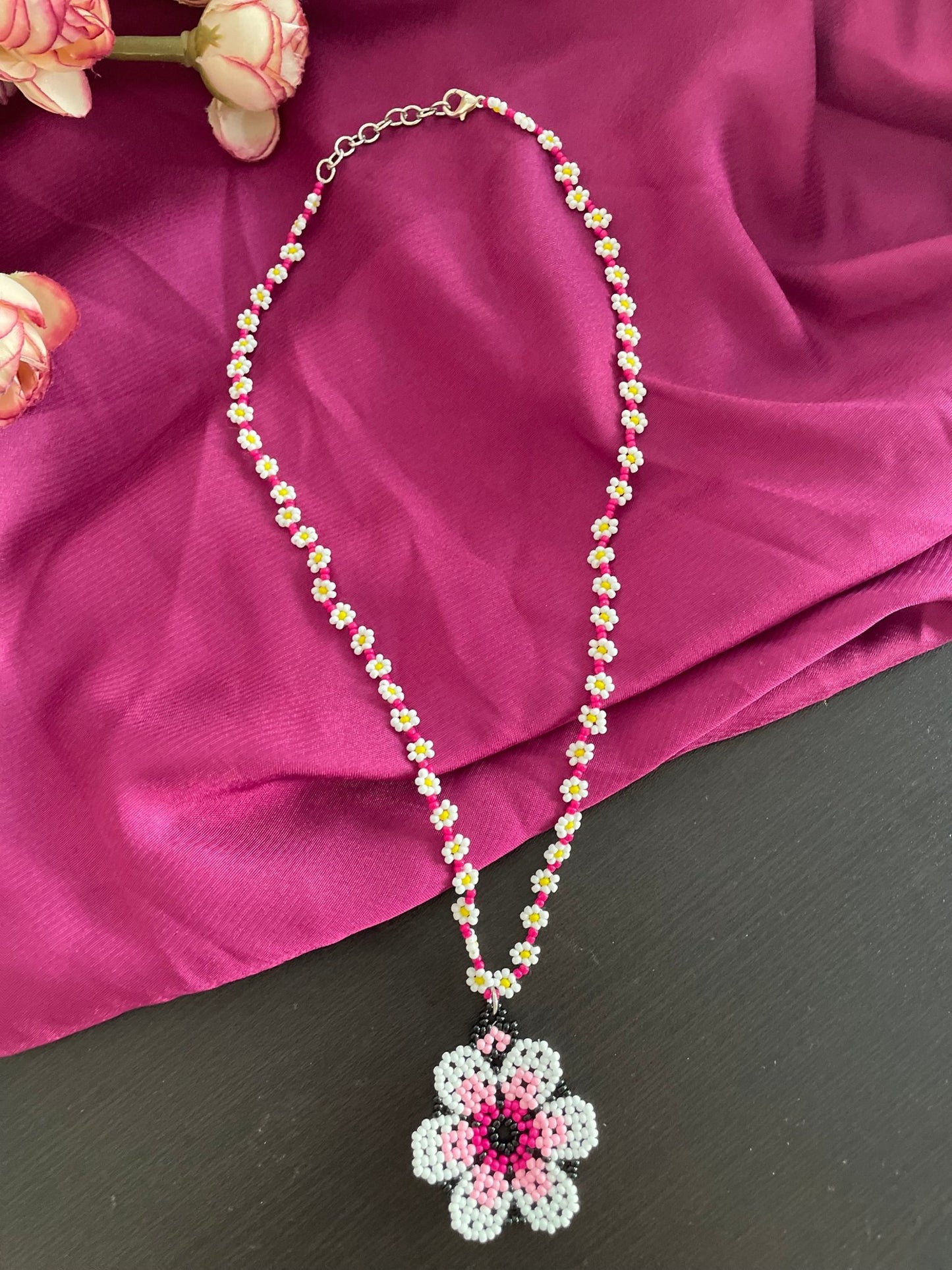 Floral necklace - Kalakari