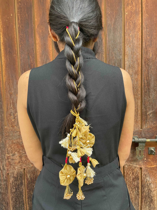 Golden floral parandi - Kalakari