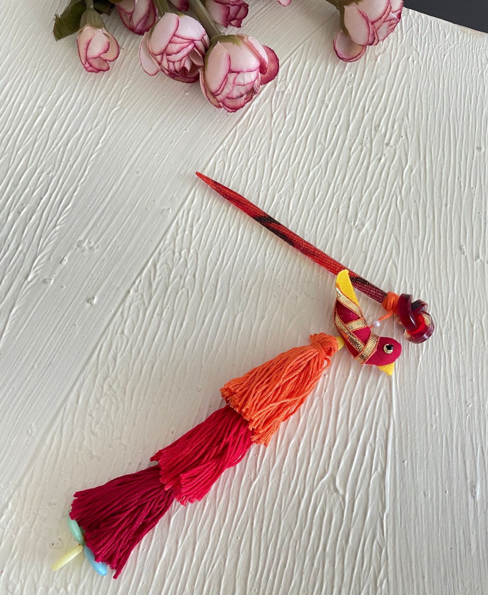 Laal chidiya bun stick - Kalakari