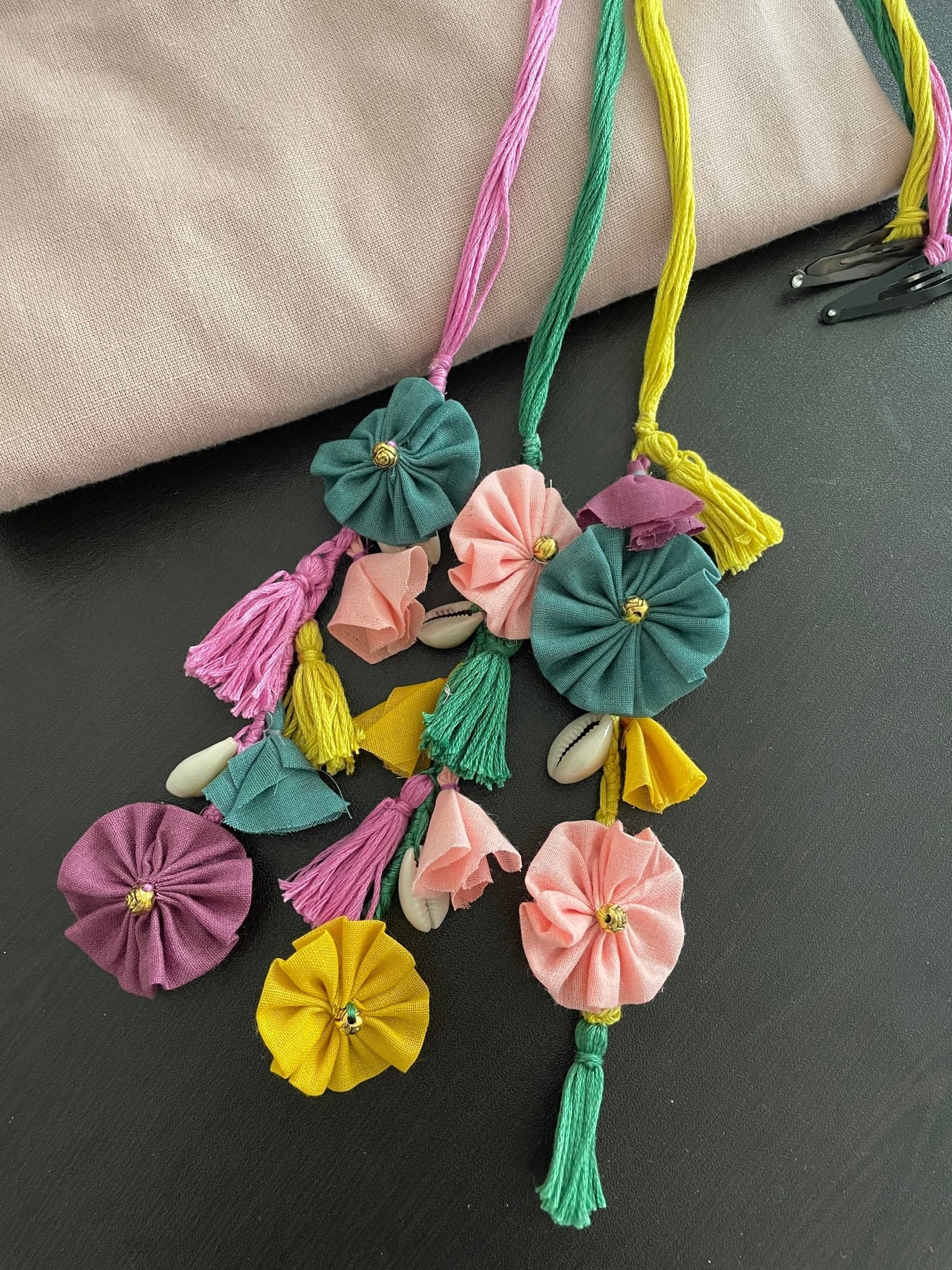 Multicolored floral parandi - Kalakari