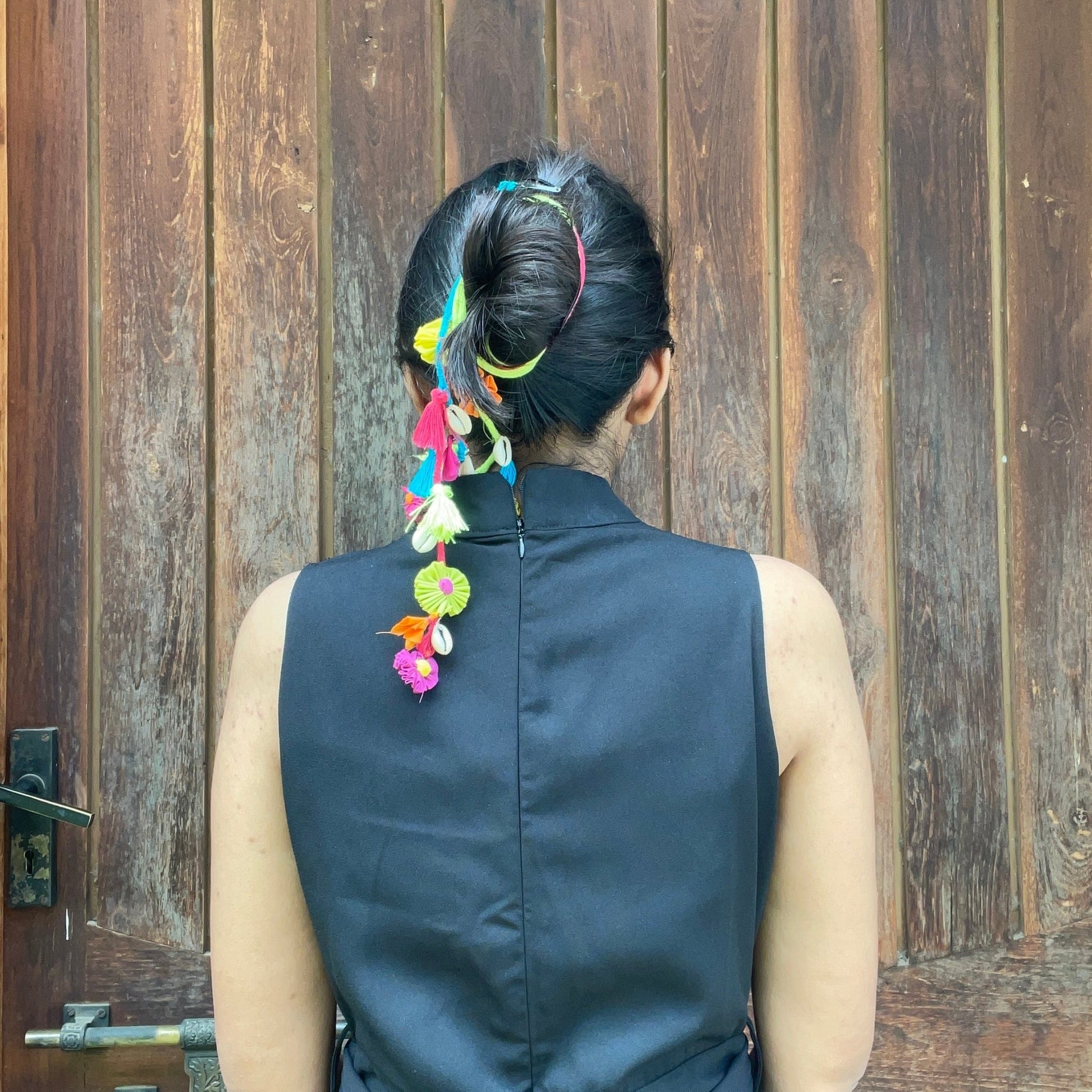 Multicolored floral parandi - Kalakari