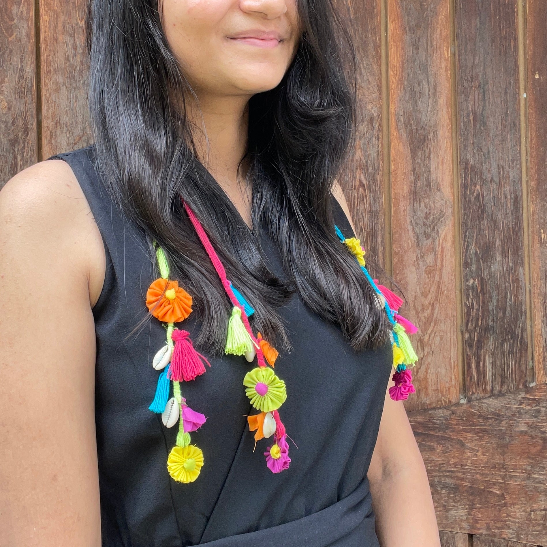 Multicolored floral parandi - Kalakari