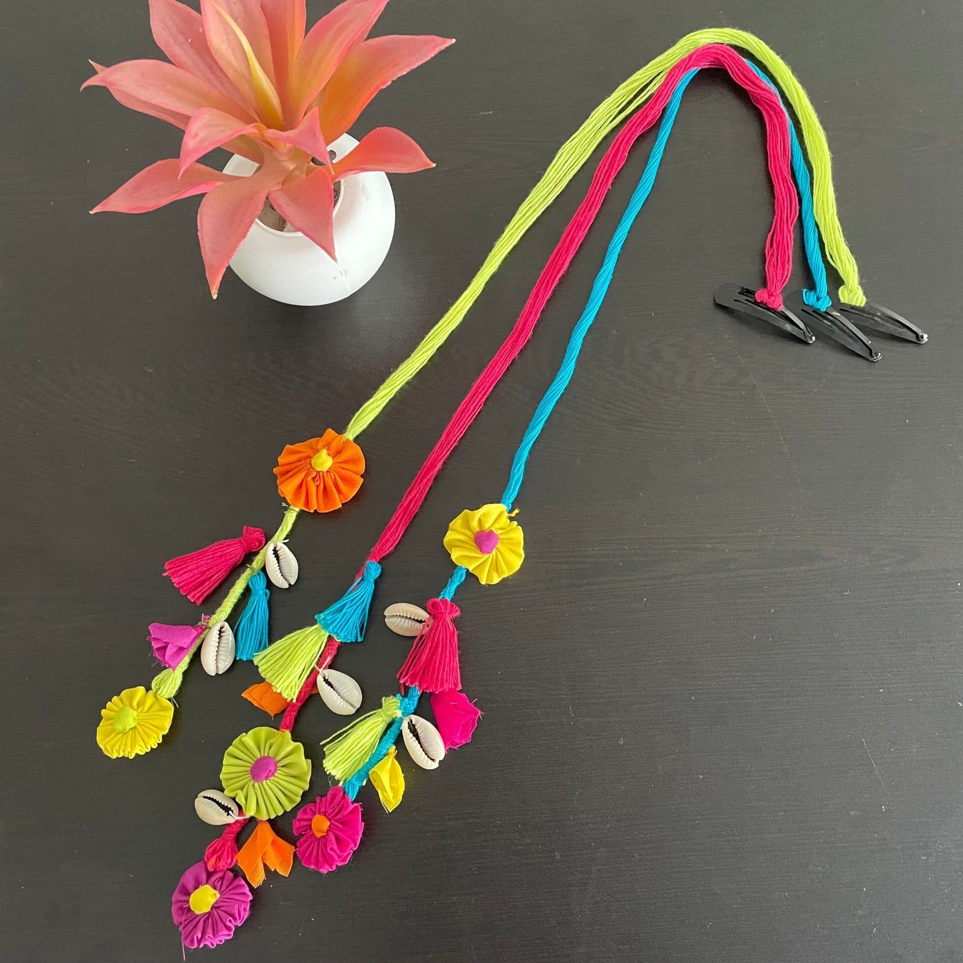 Multicolored floral parandi - Kalakari