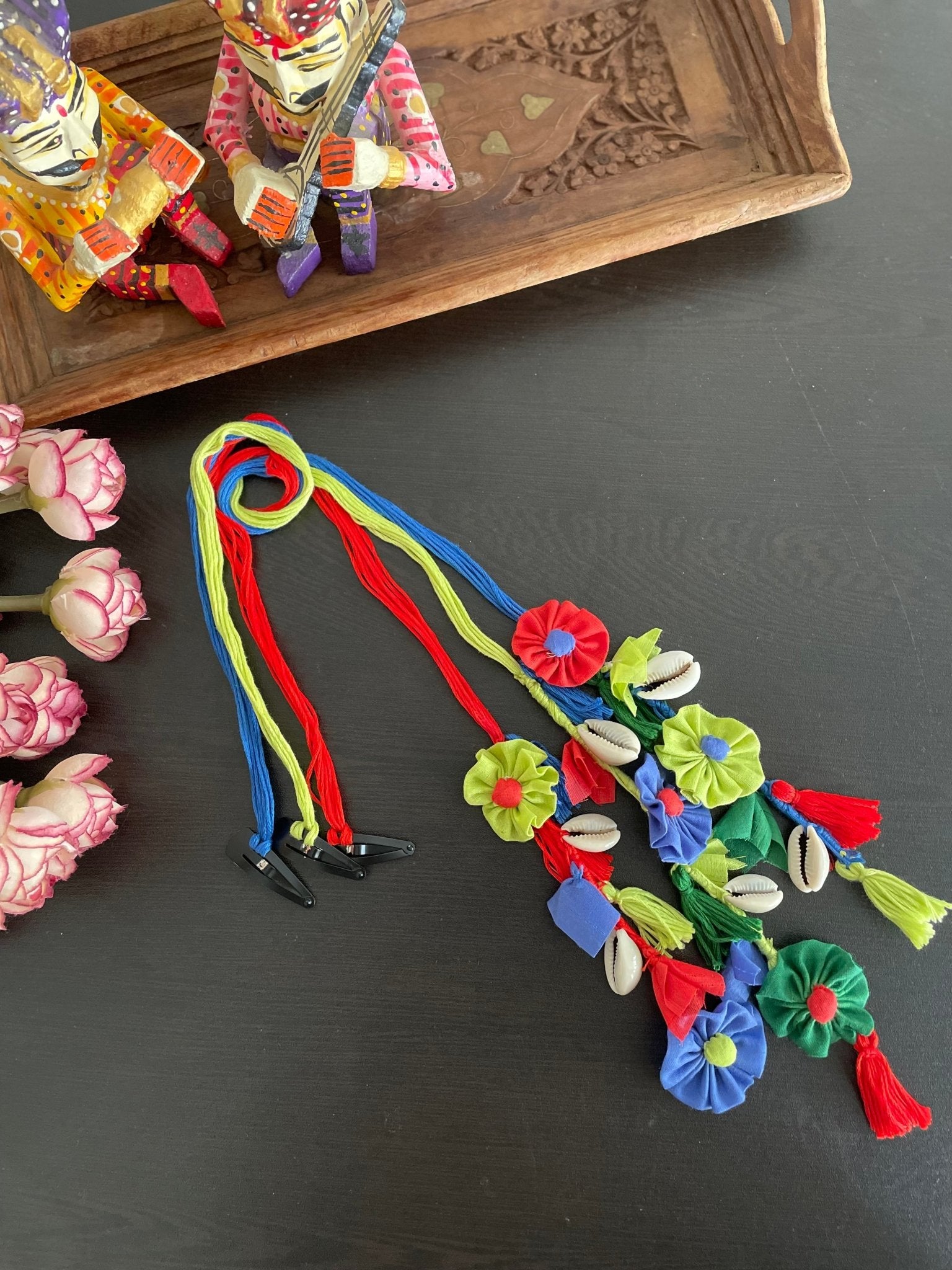 Multicolored floral parandi - Kalakari