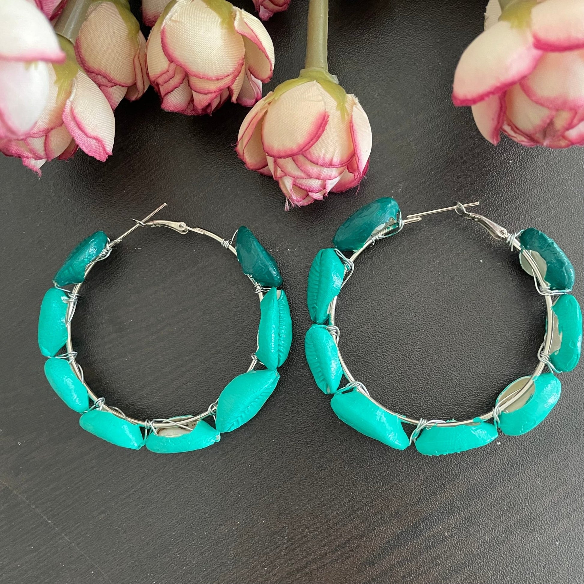 Ombre wrapped shell earrings - Kalakari
