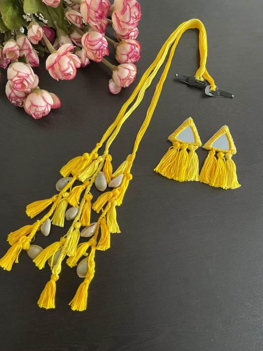 Peela paranda and earrings - Kalakari