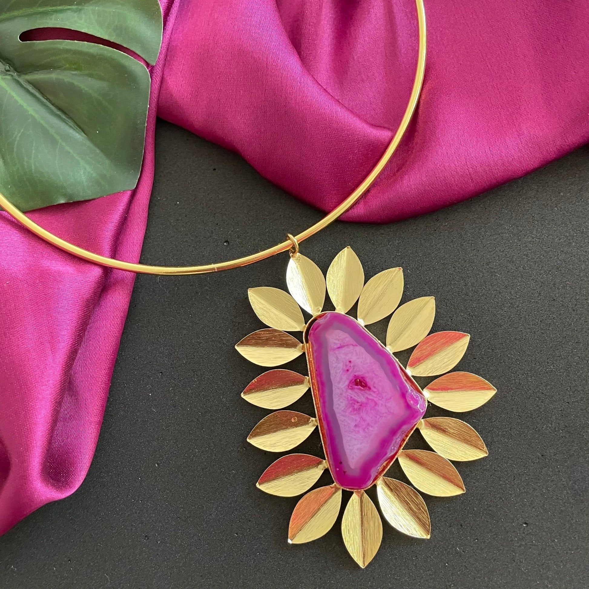 Pink agate stone floral hasli - Kalakari