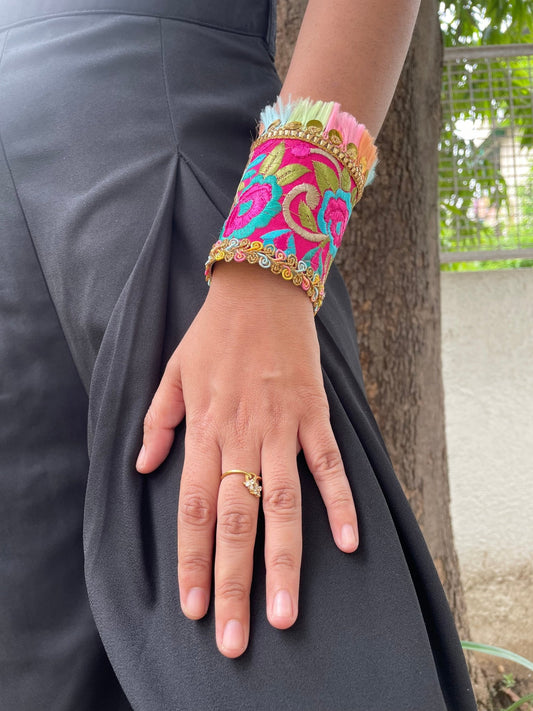 Pretty pink bracelet - Kalakari