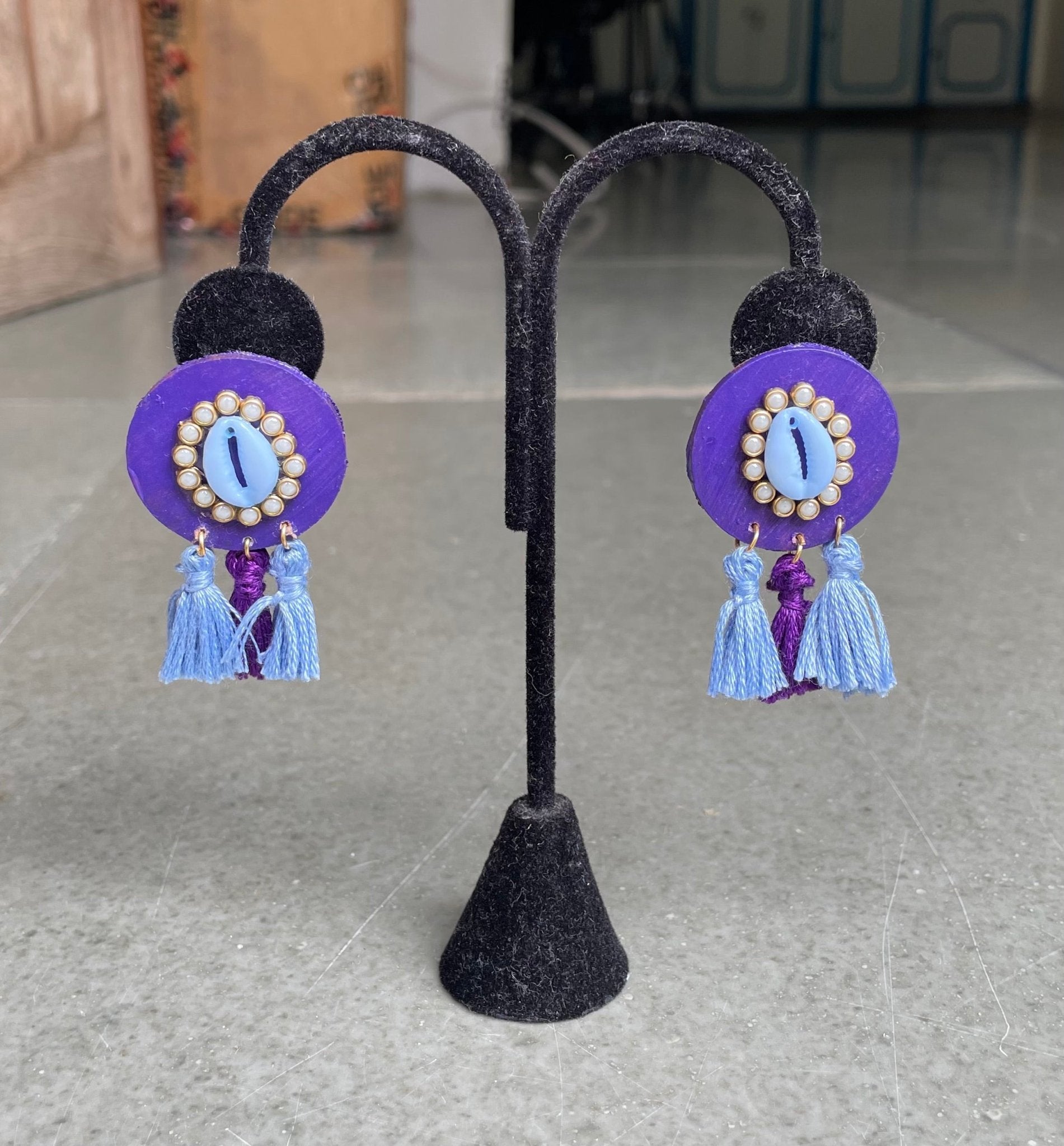Purple shell necklace - Kalakari